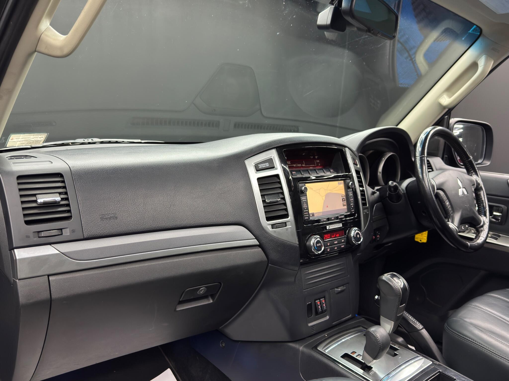 Mitsubishi Shogun 3.2 DI-DC SG5 Auto 4WD Euro 6 5dr LWB 5dr Automatic 2026