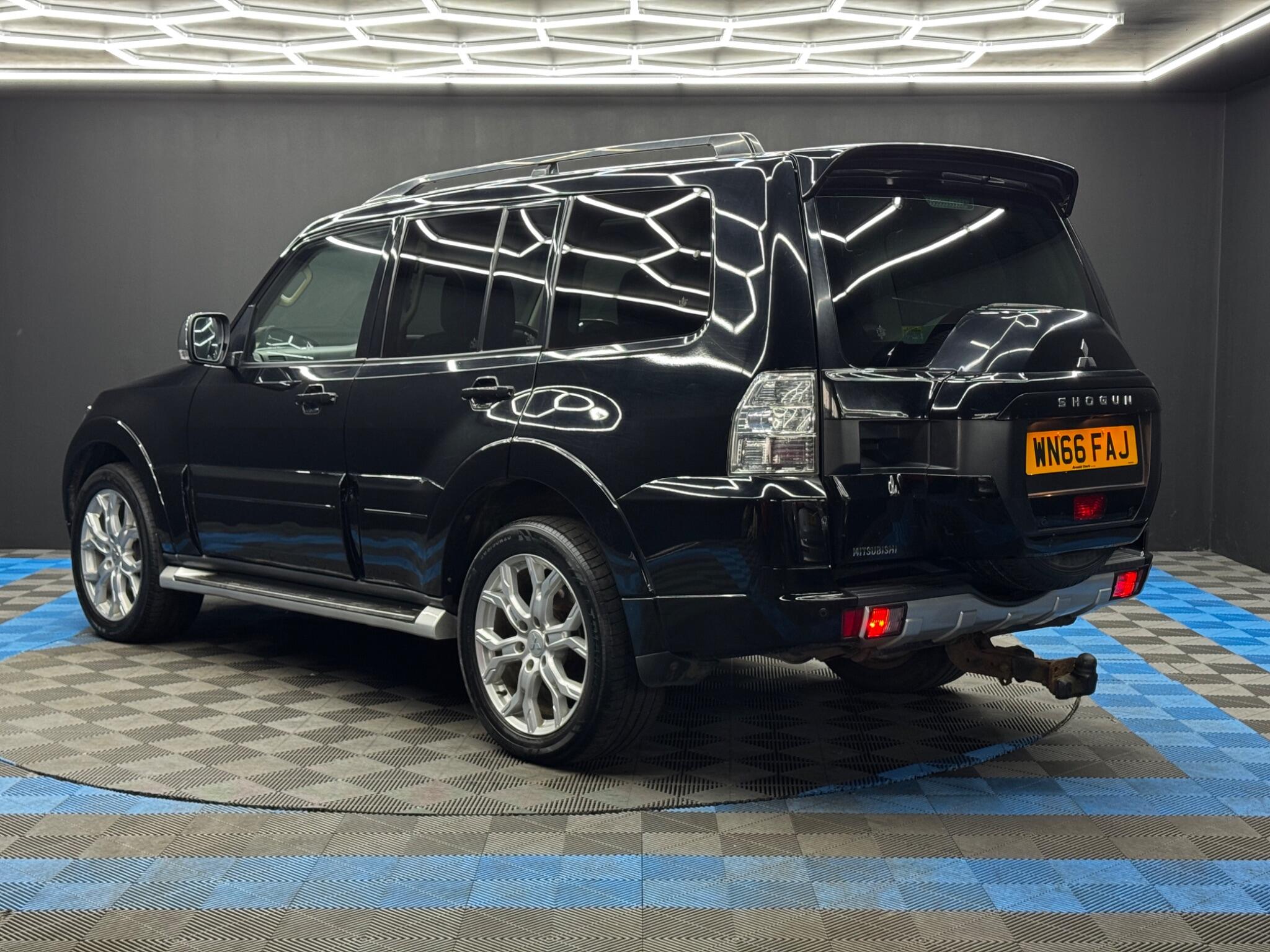 Mitsubishi Shogun 3.2 DI-DC SG5 Auto 4WD Euro 6 5dr LWB 5dr Automatic 2026