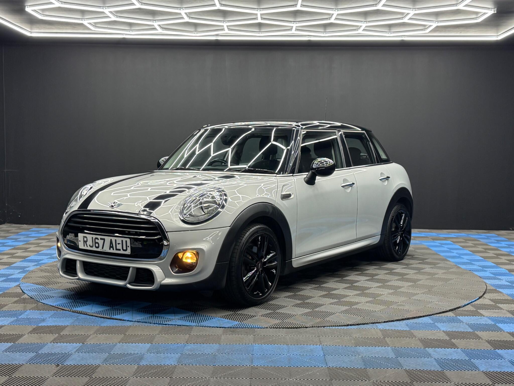 MINI Hatch 1.5 Cooper Auto Euro 6 (s/s) 5dr 5dr Automatic 2026