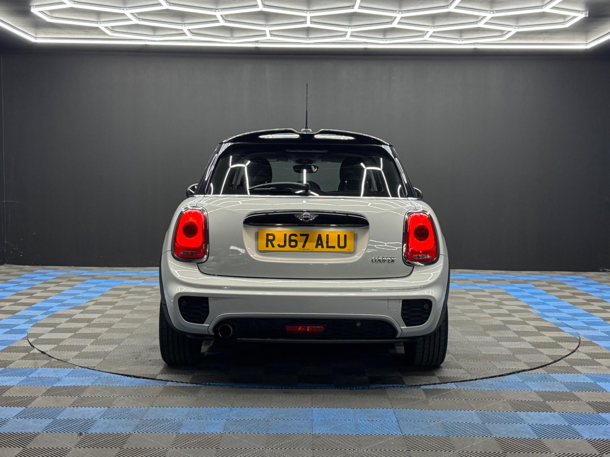 MINI Hatch 1.5 Cooper Auto Euro 6 (s/s) 5dr 5dr Automatic 2026