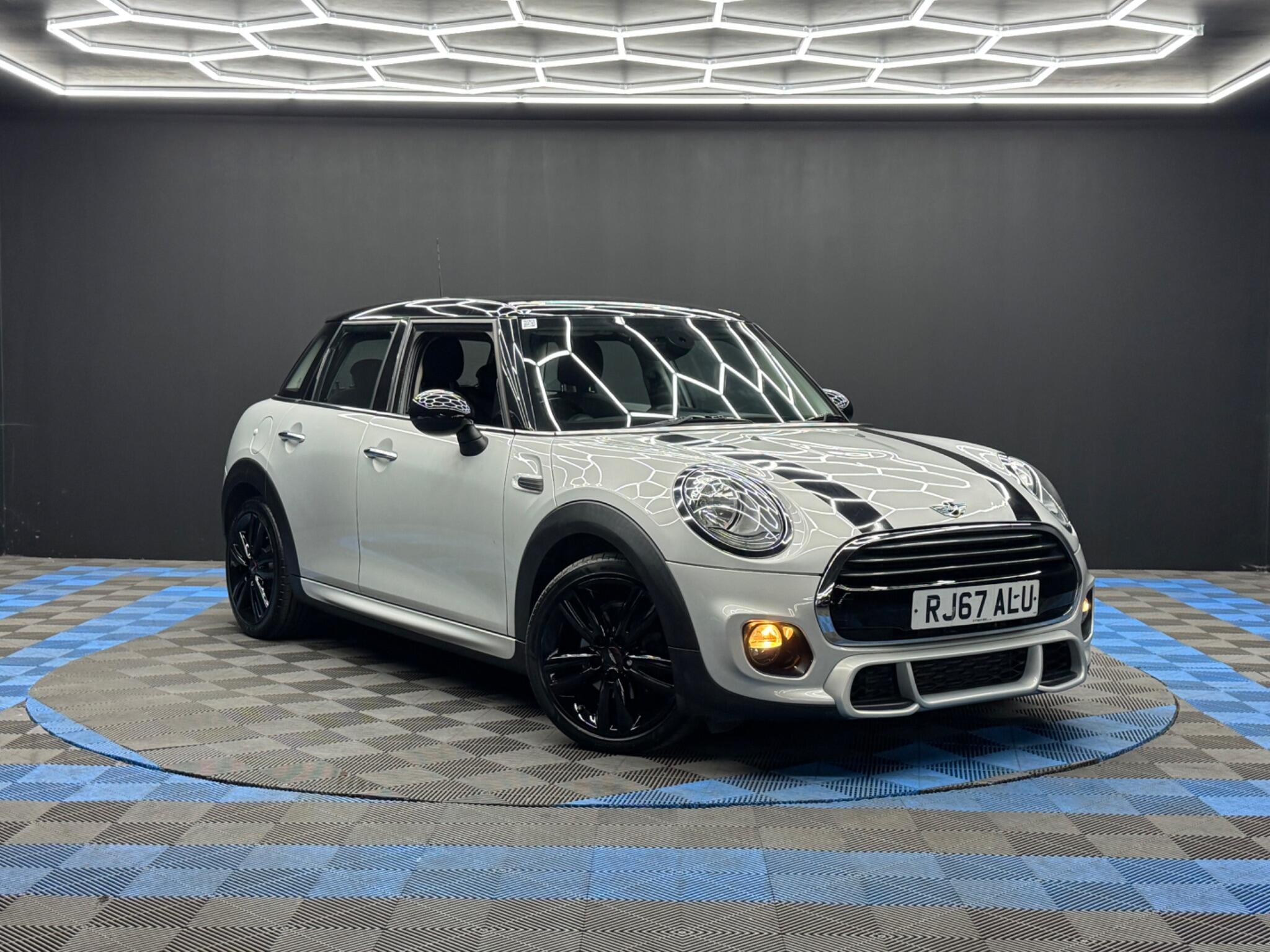 MINI Hatch 1.5 Cooper Auto Euro 6 (s/s) 5dr 5dr Automatic 2026