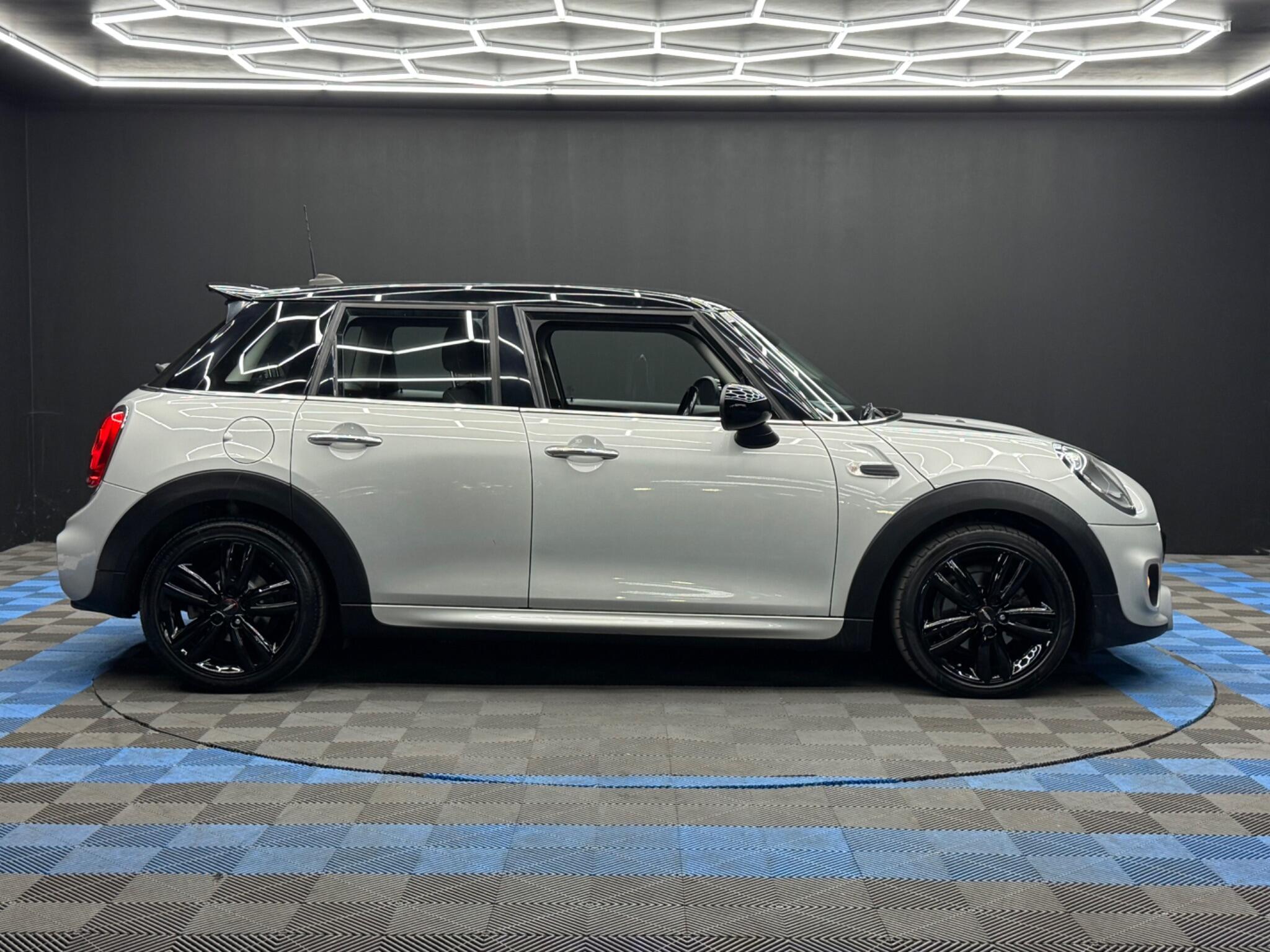 MINI Hatch 1.5 Cooper Auto Euro 6 (s/s) 5dr 5dr Automatic 2026