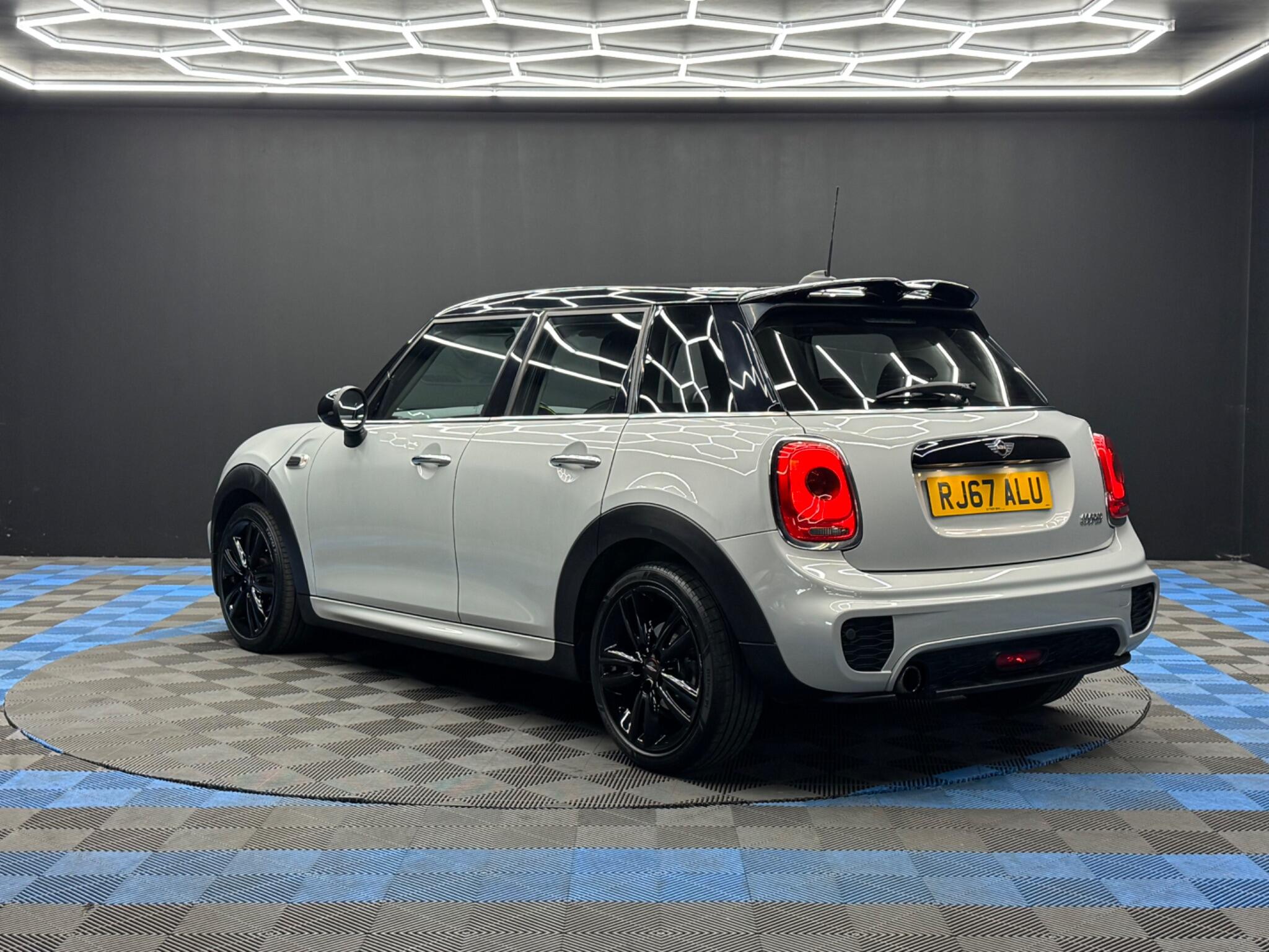 MINI Hatch 1.5 Cooper Auto Euro 6 (s/s) 5dr 5dr Automatic 2026