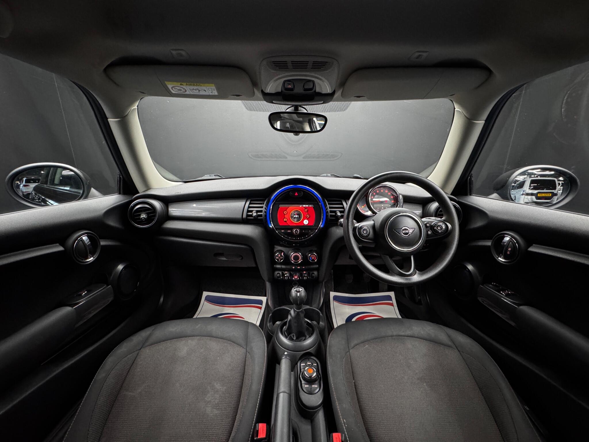 MINI Hatch 1.5 Cooper Euro 6 (s/s) 3dr 3dr Manual 2026