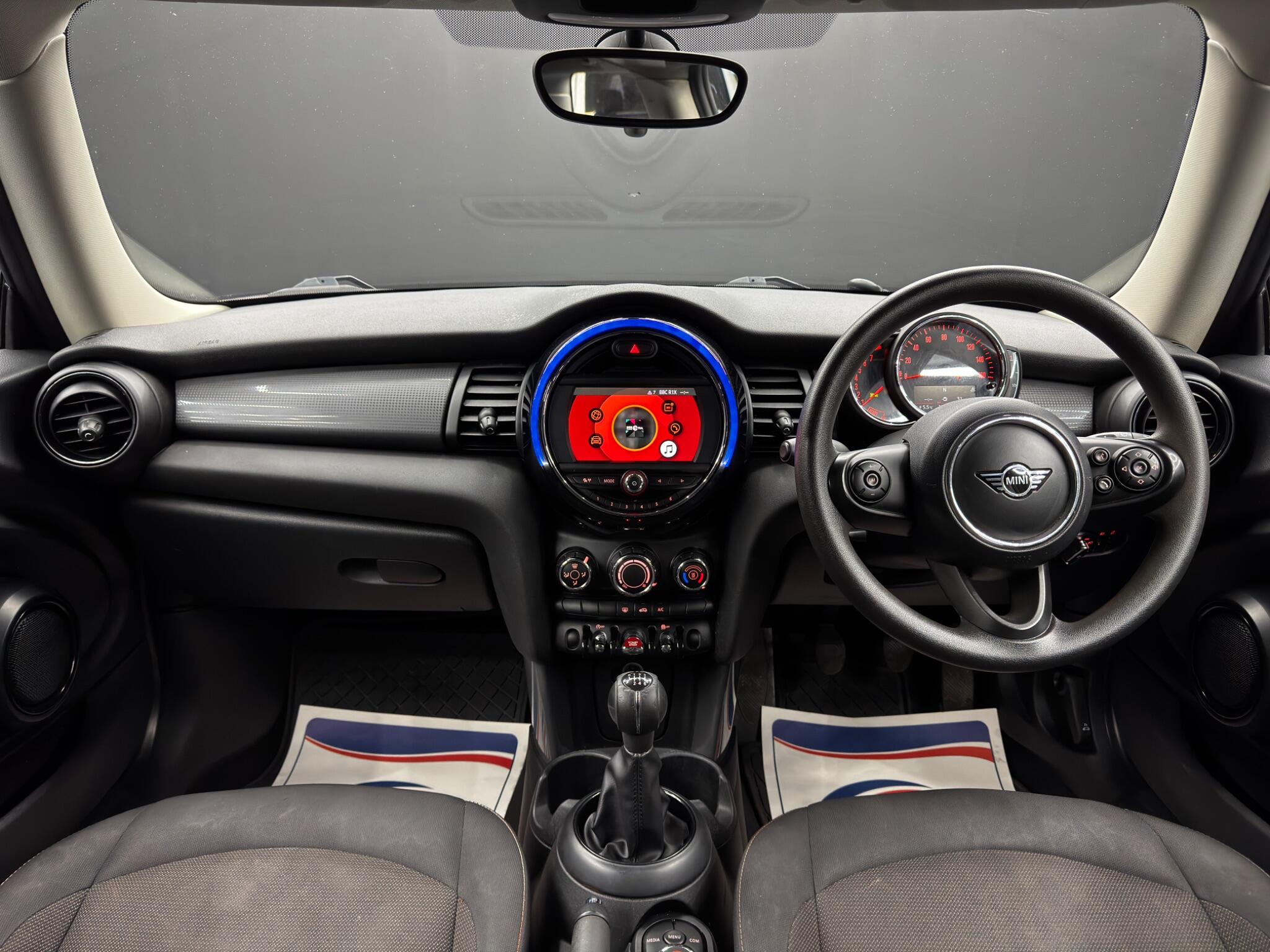 MINI Hatch 1.5 Cooper Euro 6 (s/s) 3dr 3dr Manual 2026