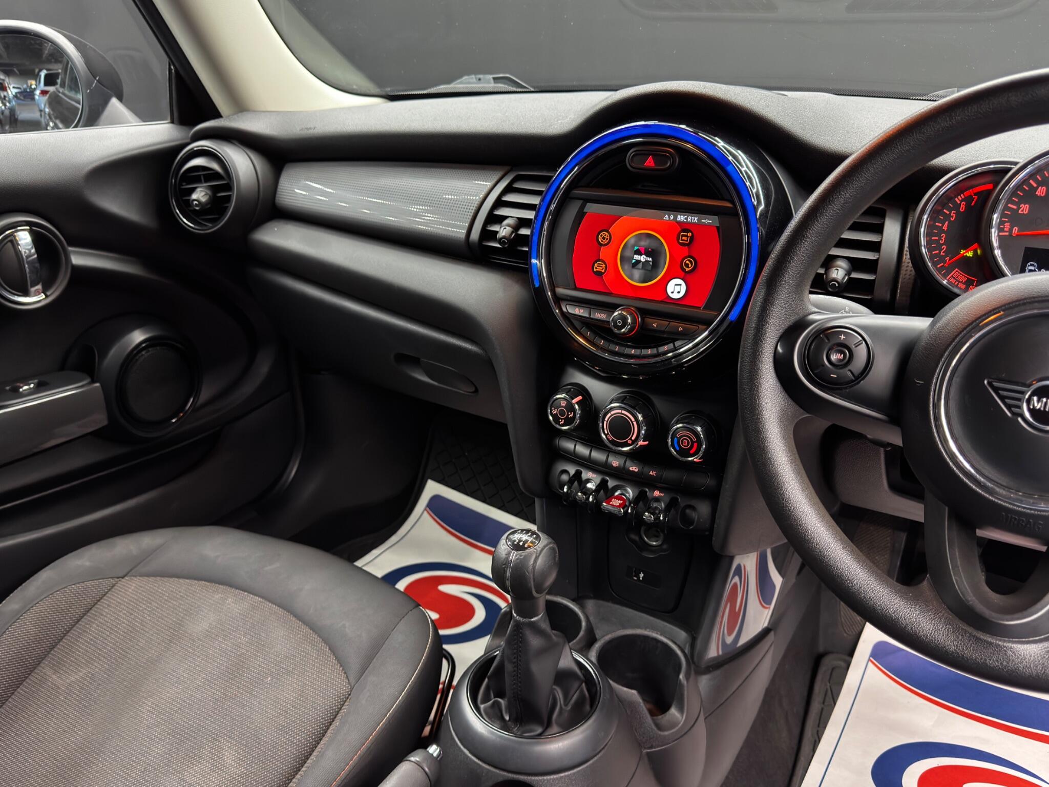 MINI Hatch 1.5 Cooper Euro 6 (s/s) 3dr 3dr Manual 2026