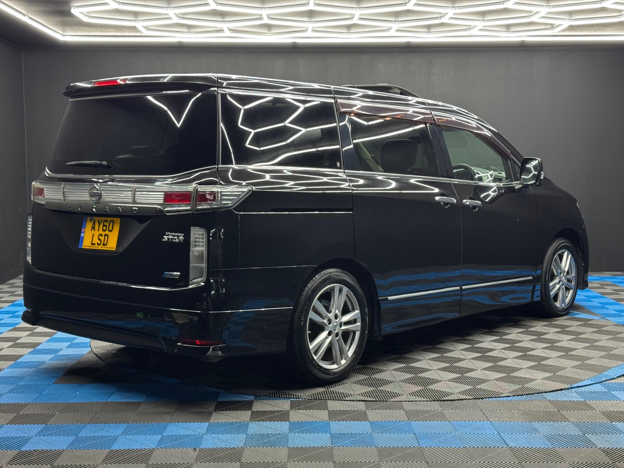 Nissan Elgrand 5dr Automatic 2026