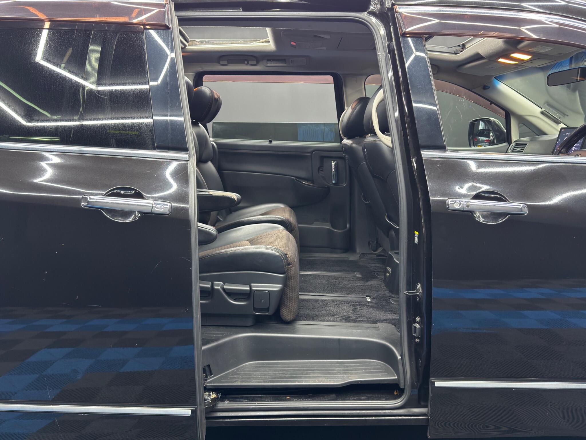 Nissan Elgrand 5dr Automatic 2026
