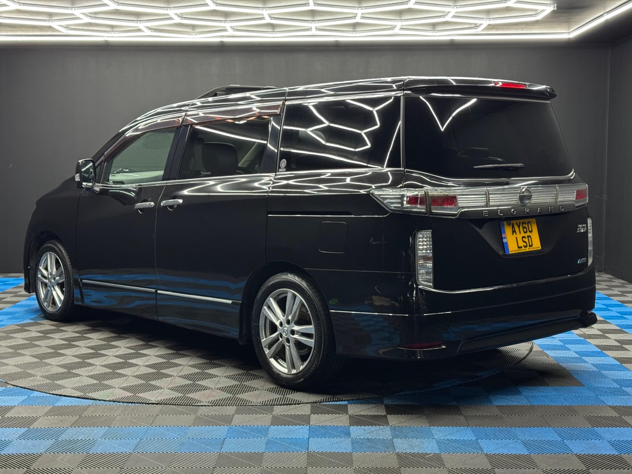 Nissan Elgrand 5dr Automatic 2026