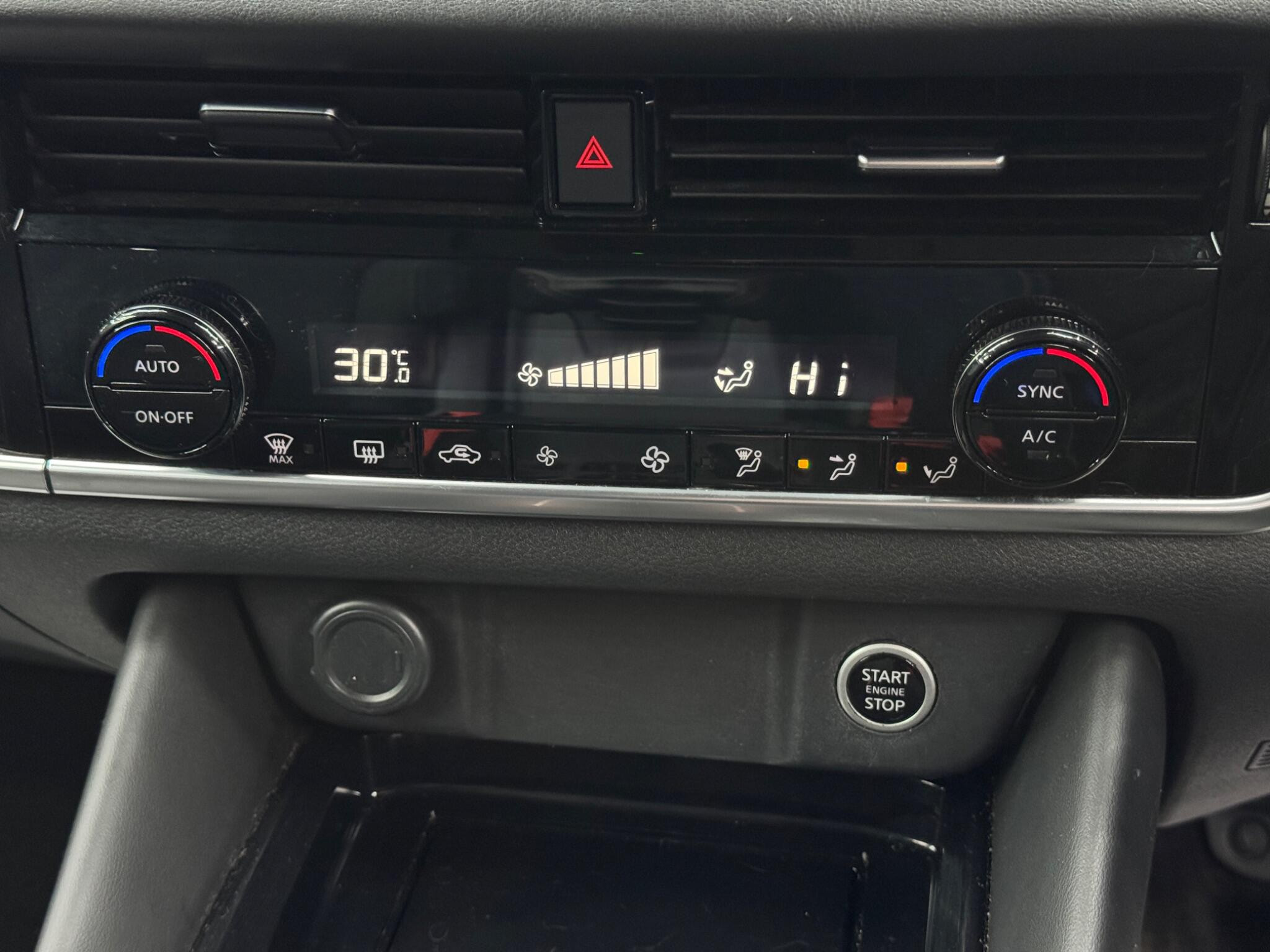 Nissan Qashqai 1.3 DIG-T MHEV N-Connecta XTRON Euro 6 (s/s) 5dr 5dr Automatic 2026