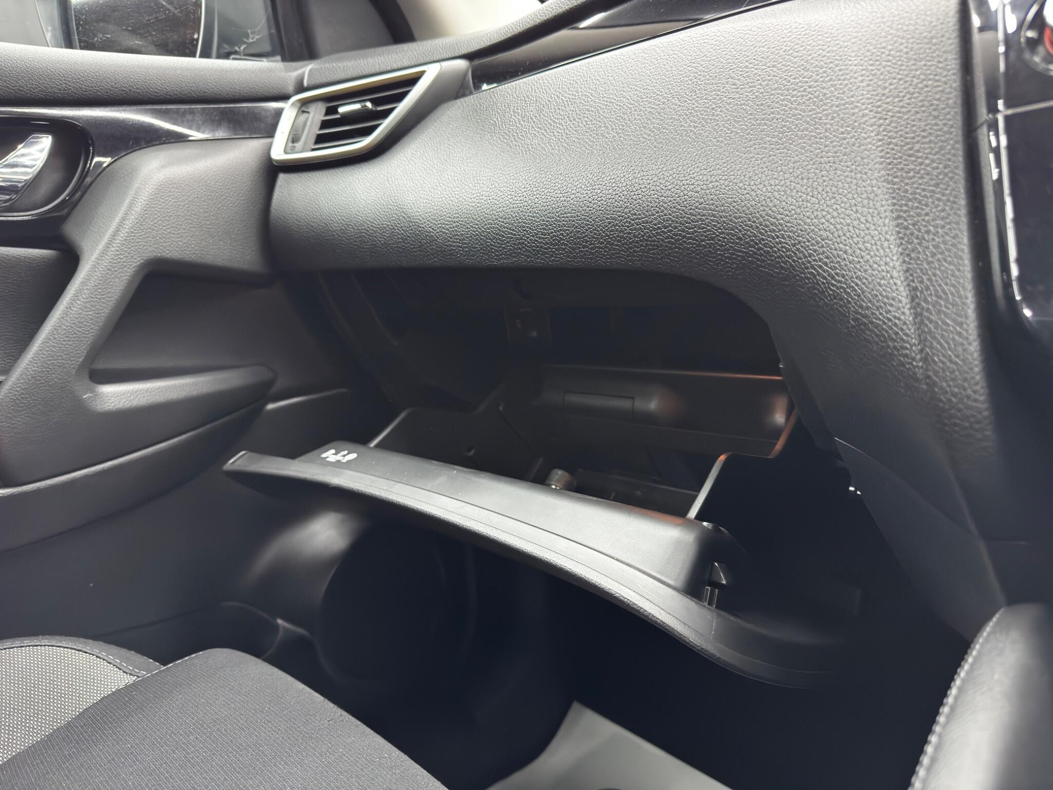 Nissan Qashqai 1.3 DIG-T N-Connecta DCT Auto Euro 6 (s/s) 5dr 5dr Automatic 2026