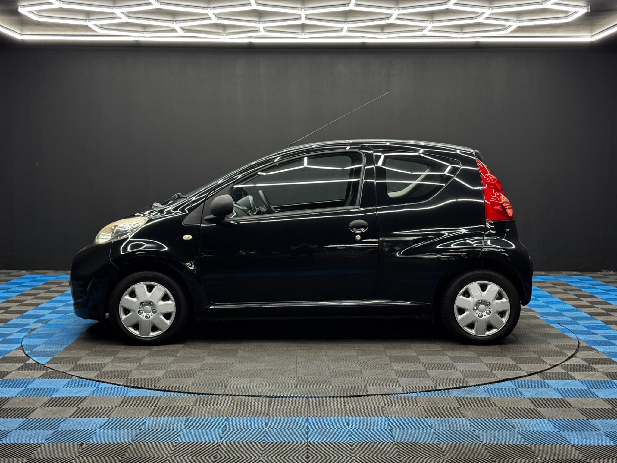 Peugeot 107 1.0 12V Urban Lite Euro 4 3dr 3dr Manual 2026
