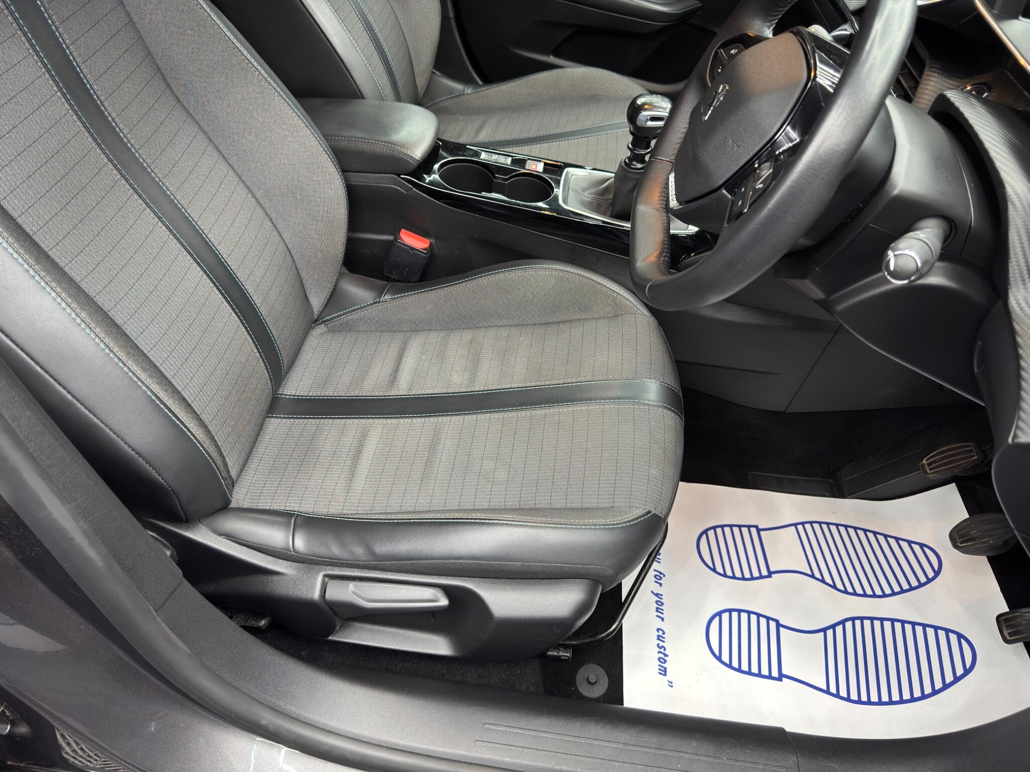 Peugeot 208 1.2 PureTech Allure Premium Euro 6 (s/s) 5dr 5dr Manual 2026