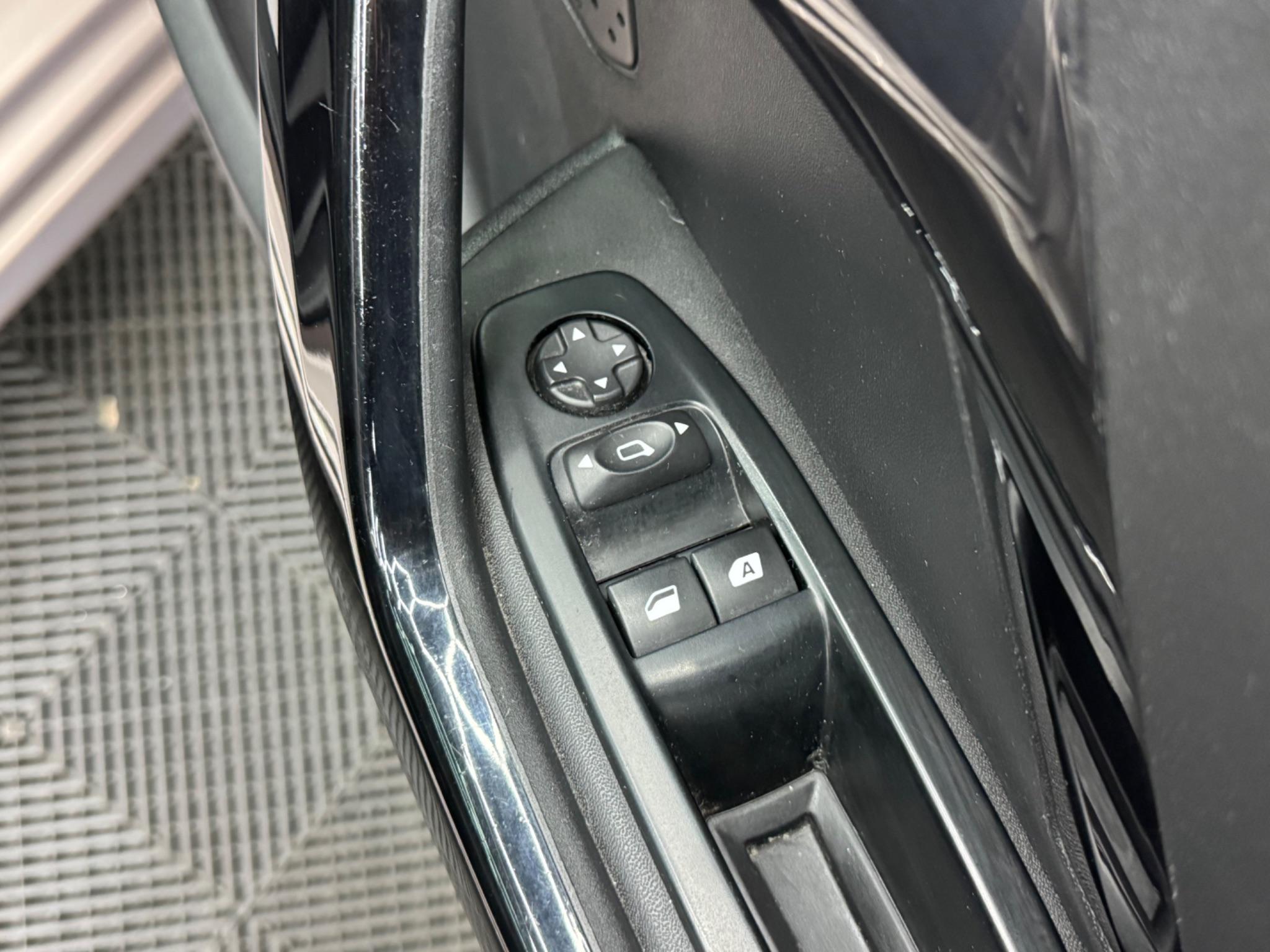 Peugeot 208 1.2 VTi PureTech Allure Euro 6 3dr 3dr Manual 2026