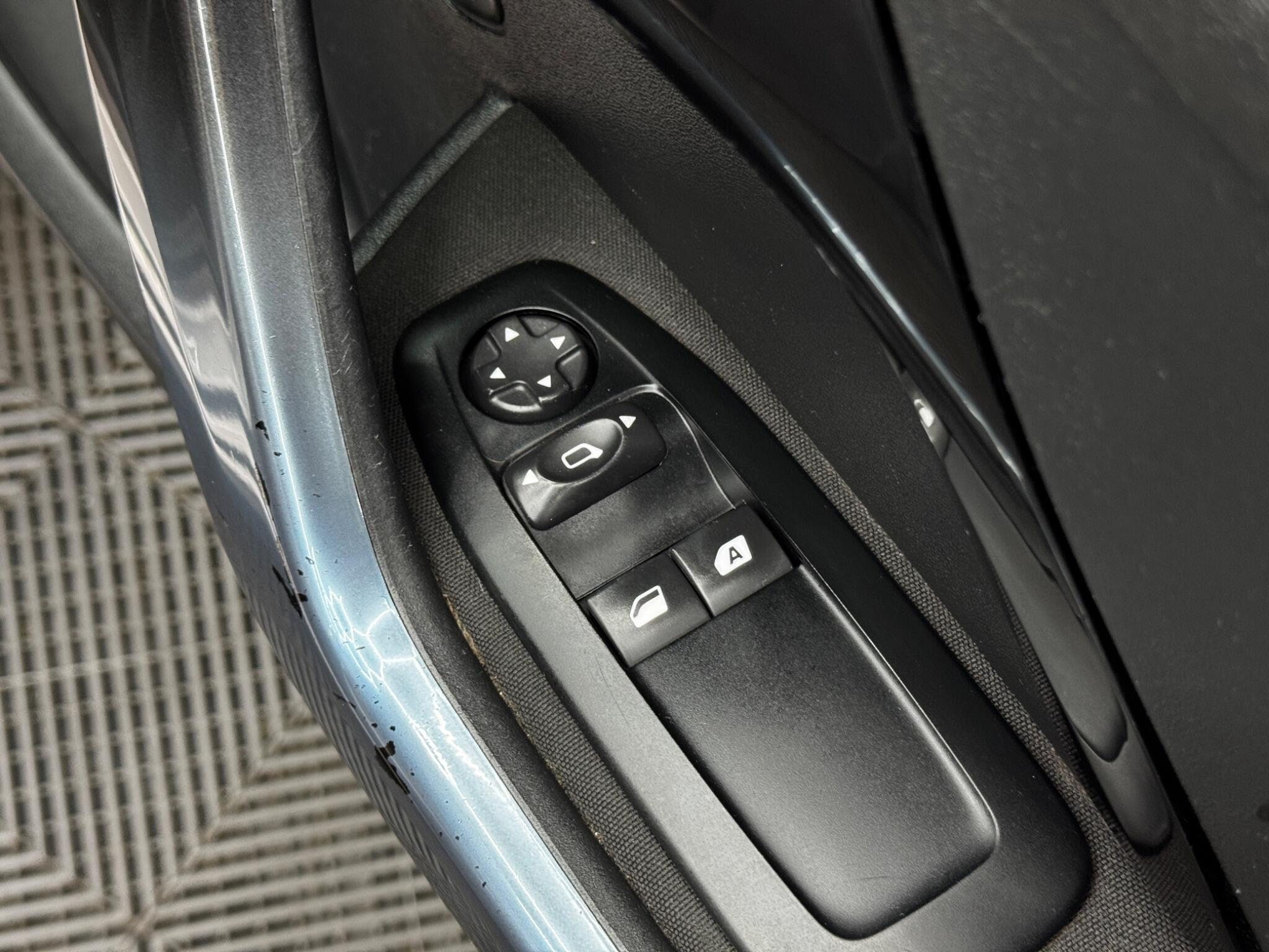 Peugeot 208 1.6 e-HDi Allure Euro 5 (s/s) 5dr 5dr Manual 2026