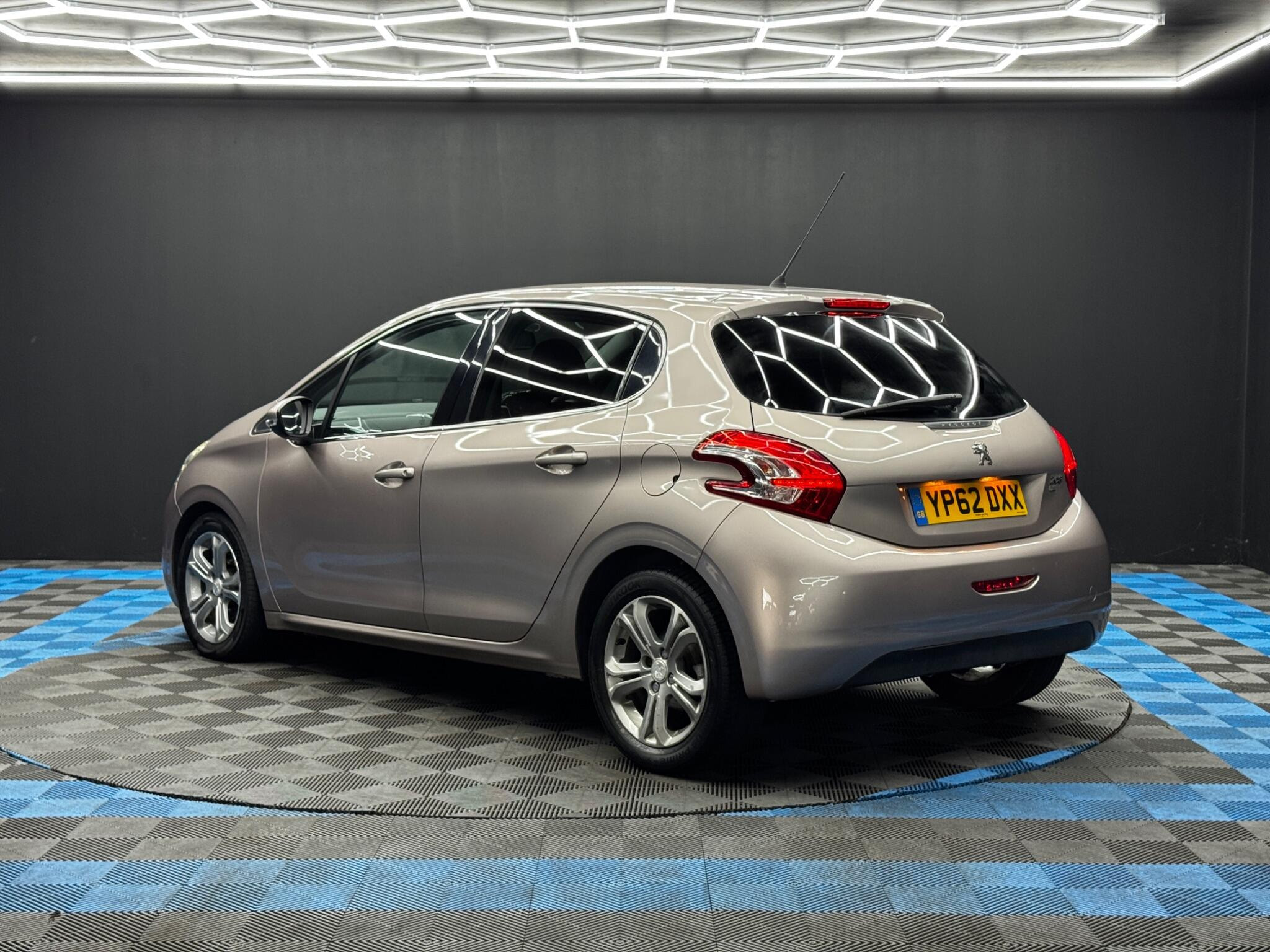 Peugeot 208 1.6 e-HDi Allure Euro 5 (s/s) 5dr 5dr Manual 2026