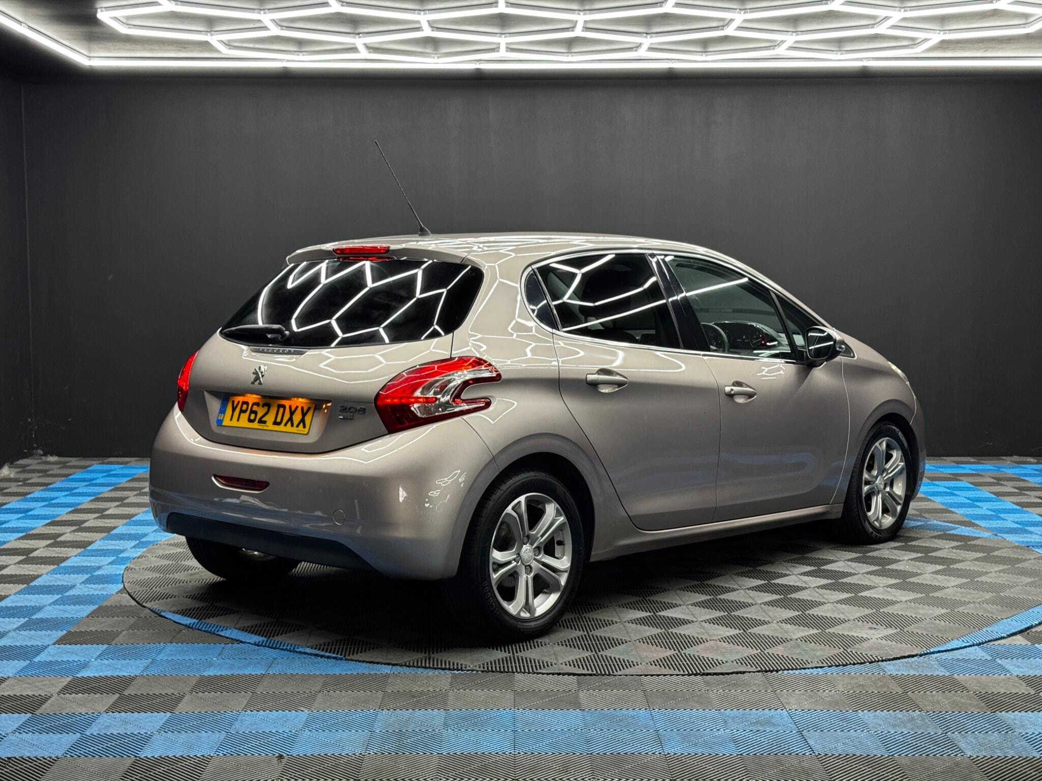 Peugeot 208 1.6 e-HDi Allure Euro 5 (s/s) 5dr 5dr Manual 2026