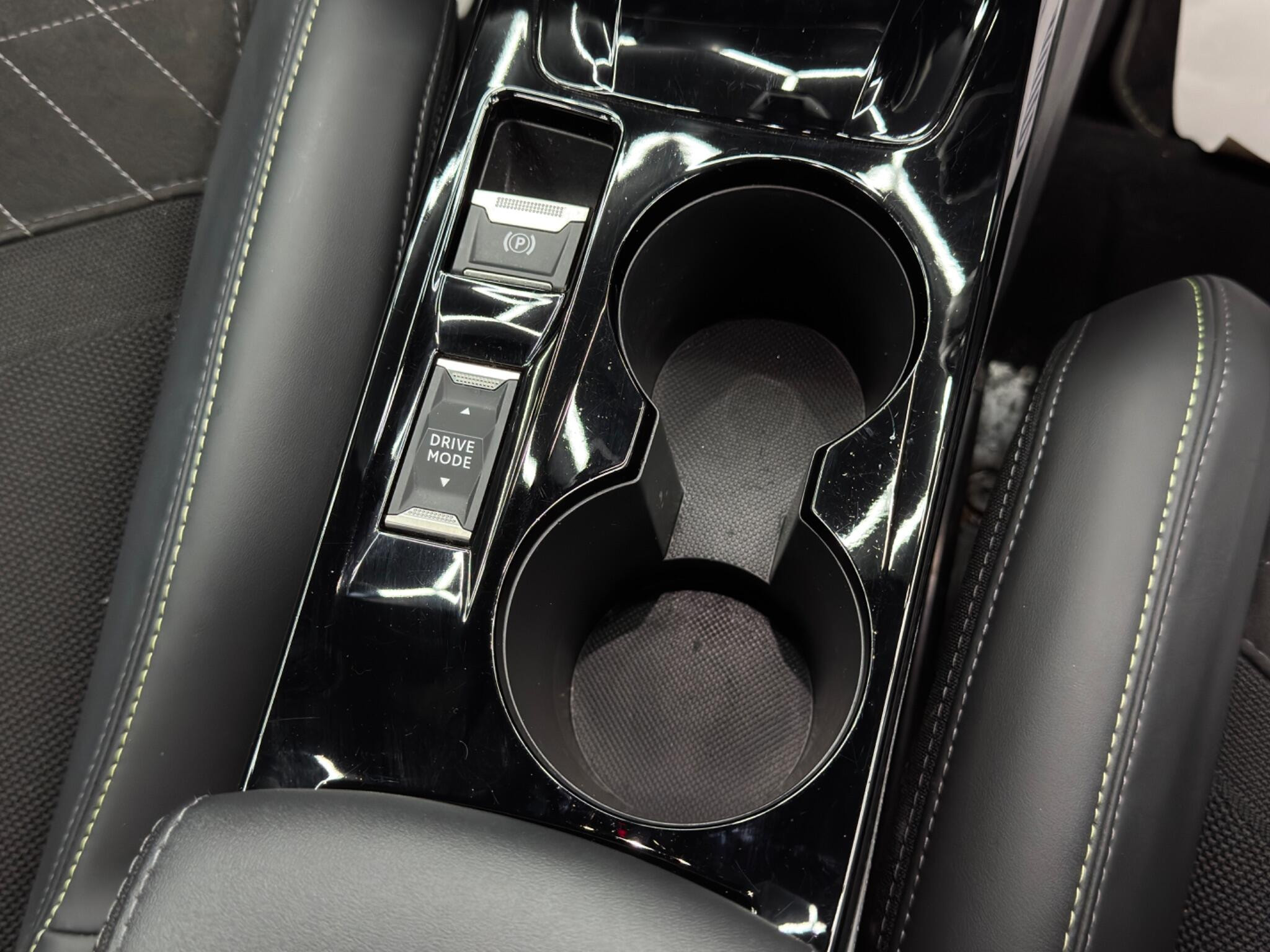 Peugeot E-2008 50kWh GT Premium Auto 5dr 5dr Automatic 2026