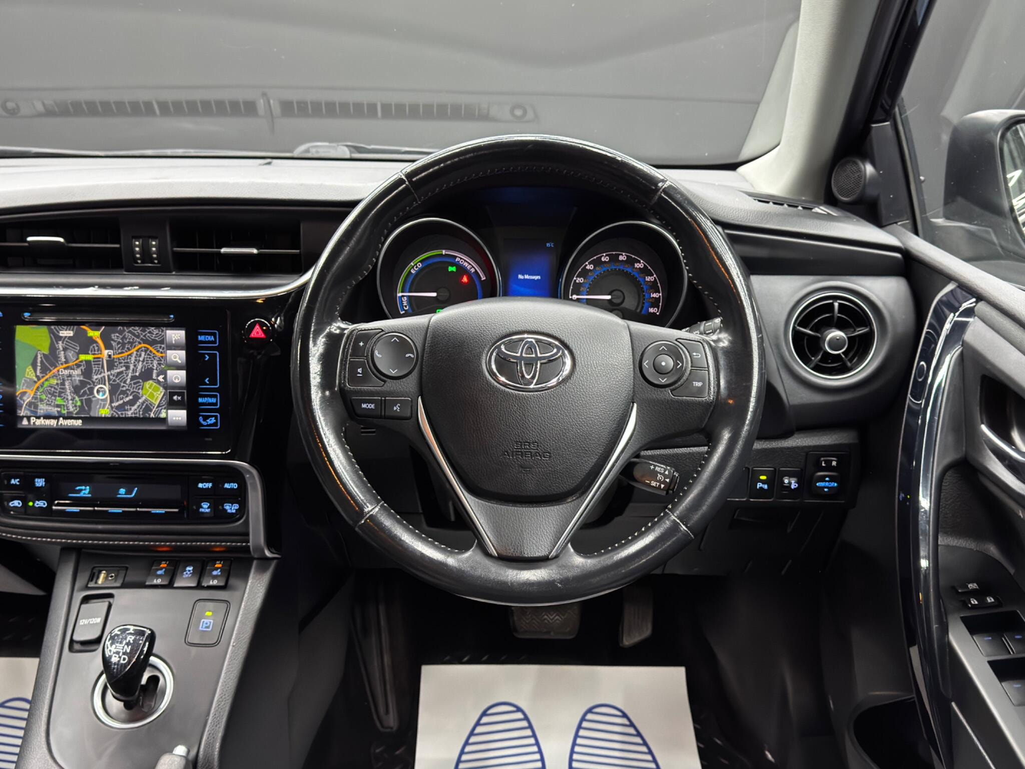 Toyota Auris 1.8 VVT-h Business Edition CVT Euro 6 (s/s) 5dr 5dr Automatic 2026