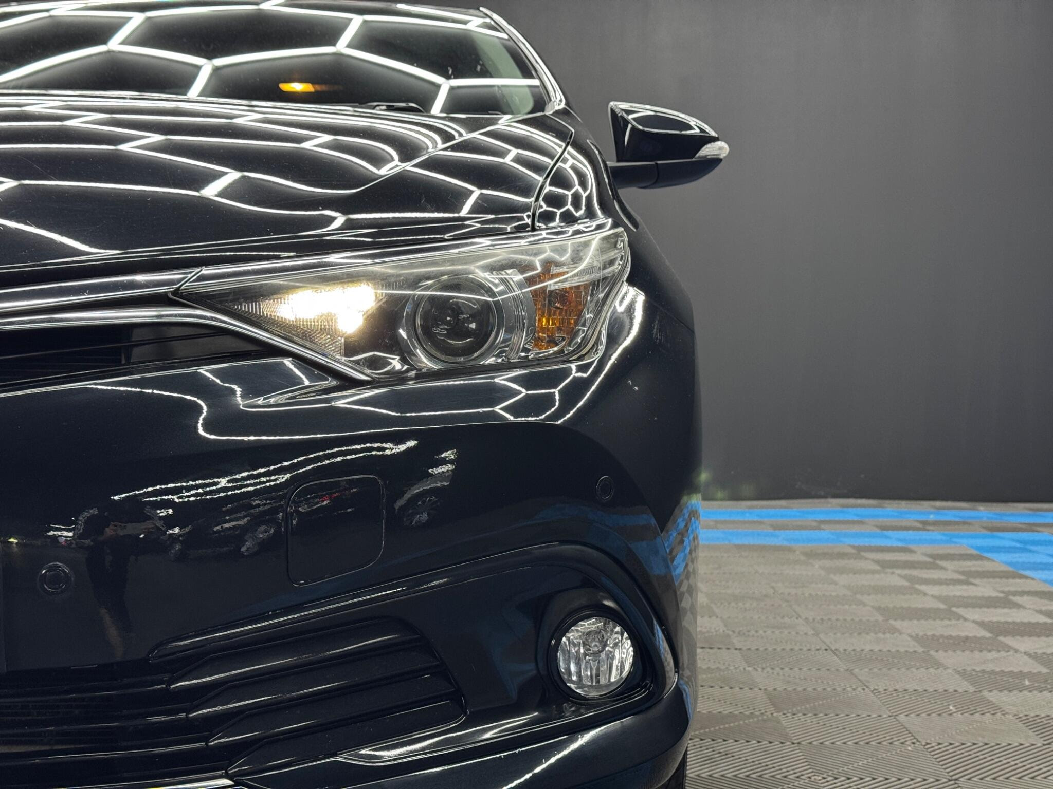 Toyota Auris 1.8 VVT-h Business Edition CVT Euro 6 (s/s) 5dr 5dr Automatic 2026