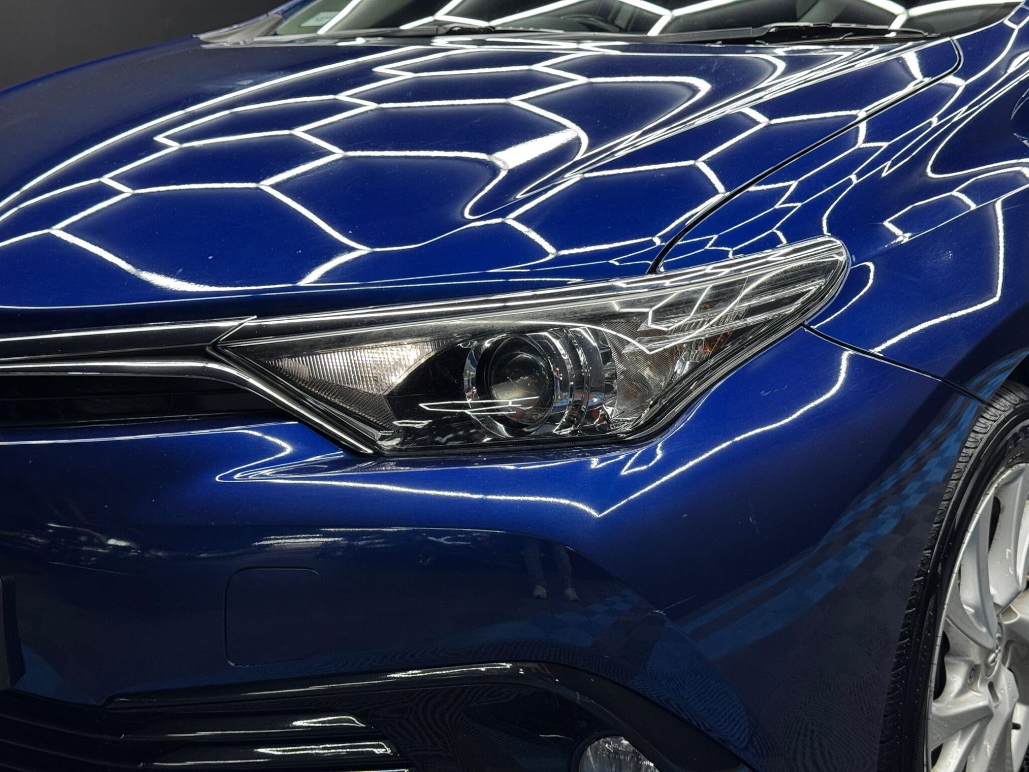Toyota Auris 1.8 VVT-h Business Edition CVT Euro 6 (s/s) 5dr (Safety Sense) 5dr Automatic 2026