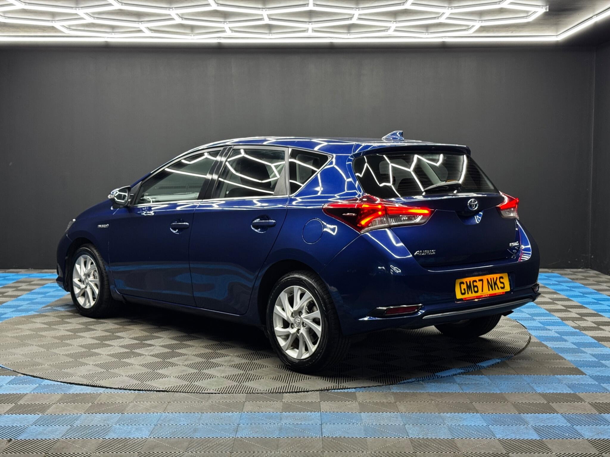 Toyota Auris 1.8 VVT-h Business Edition CVT Euro 6 (s/s) 5dr (Safety Sense) 5dr Automatic 2026