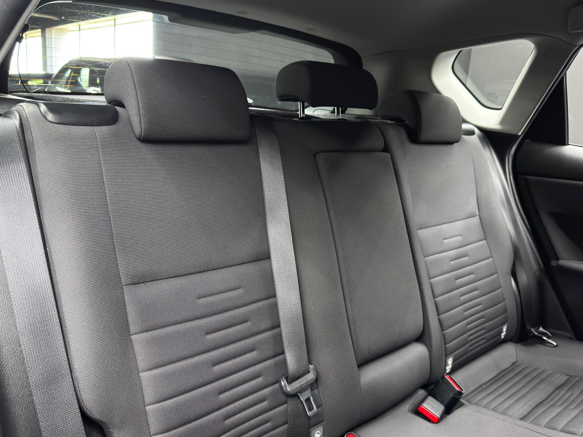 Toyota Auris 1.8 VVT-h Business Edition CVT Euro 6 (s/s) 5dr (Safety Sense) 5dr Automatic 2026