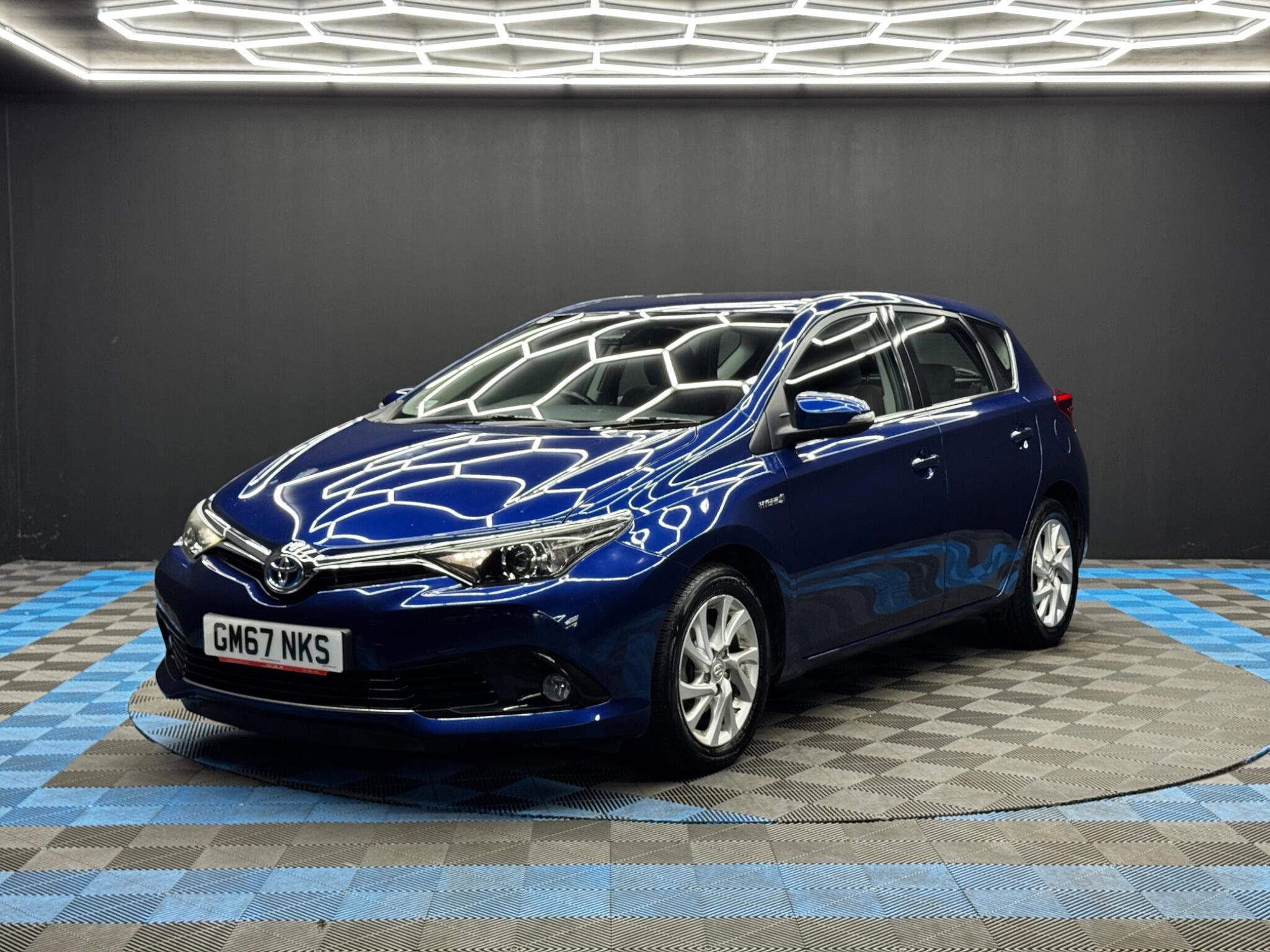 Toyota Auris 1.8 VVT-h Business Edition CVT Euro 6 (s/s) 5dr (Safety Sense) 5dr Automatic 2026