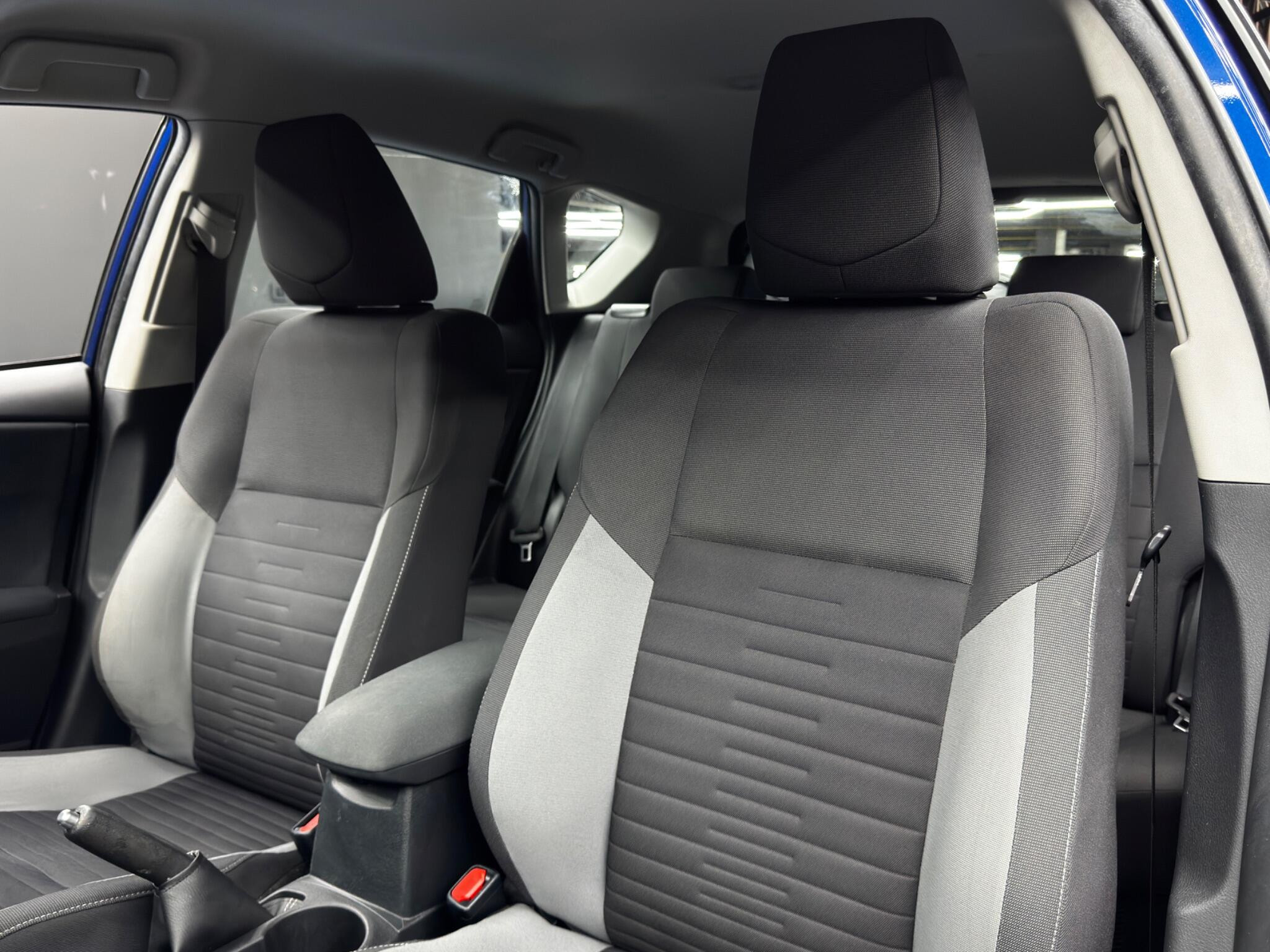 Toyota Auris 1.8 VVT-h Business Edition CVT Euro 6 (s/s) 5dr (Safety Sense) 5dr Automatic 2026