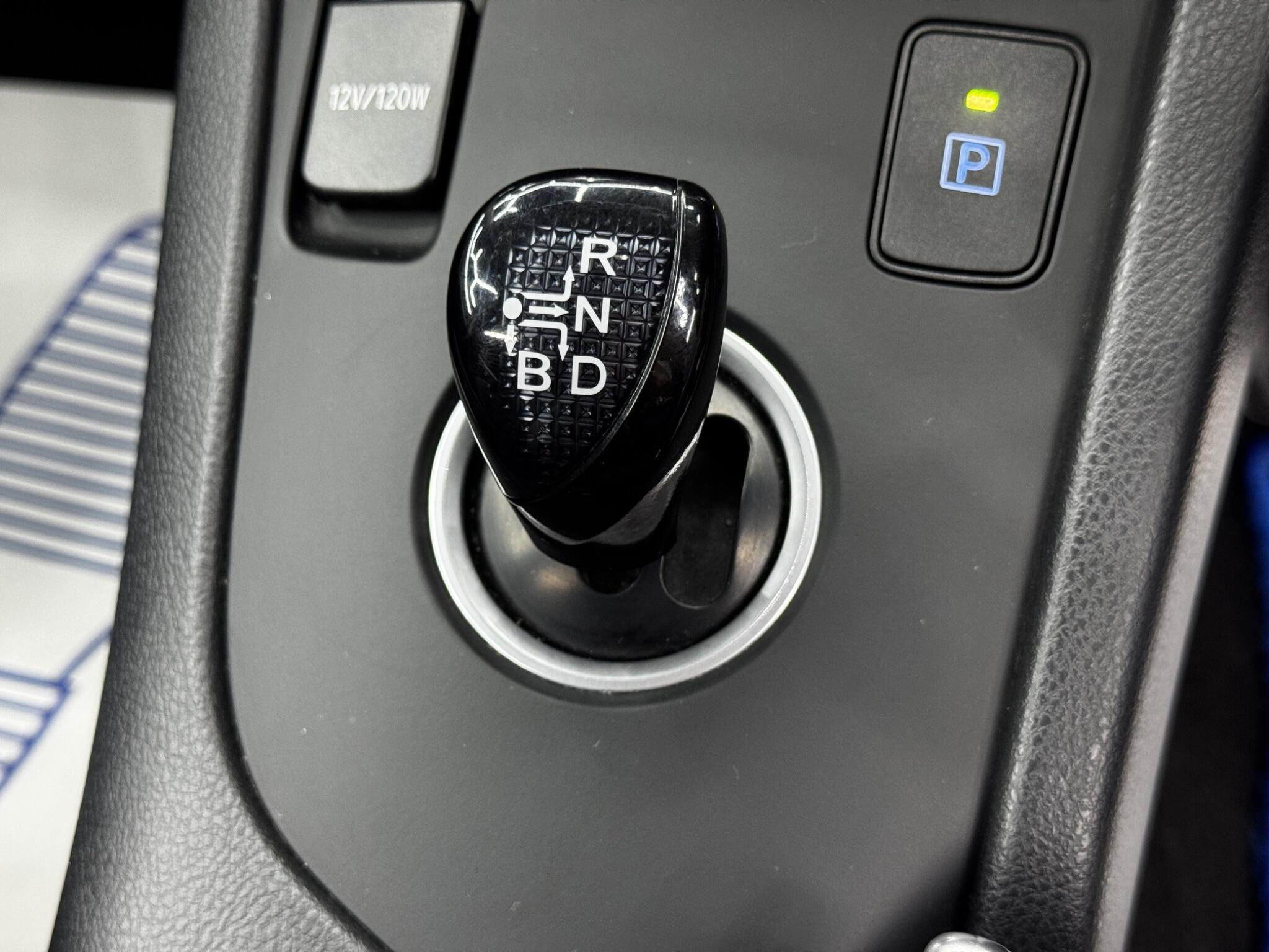 Toyota Auris 1.8 VVT-h Business Edition CVT Euro 6 (s/s) 5dr (Safety Sense) 5dr Automatic 2026