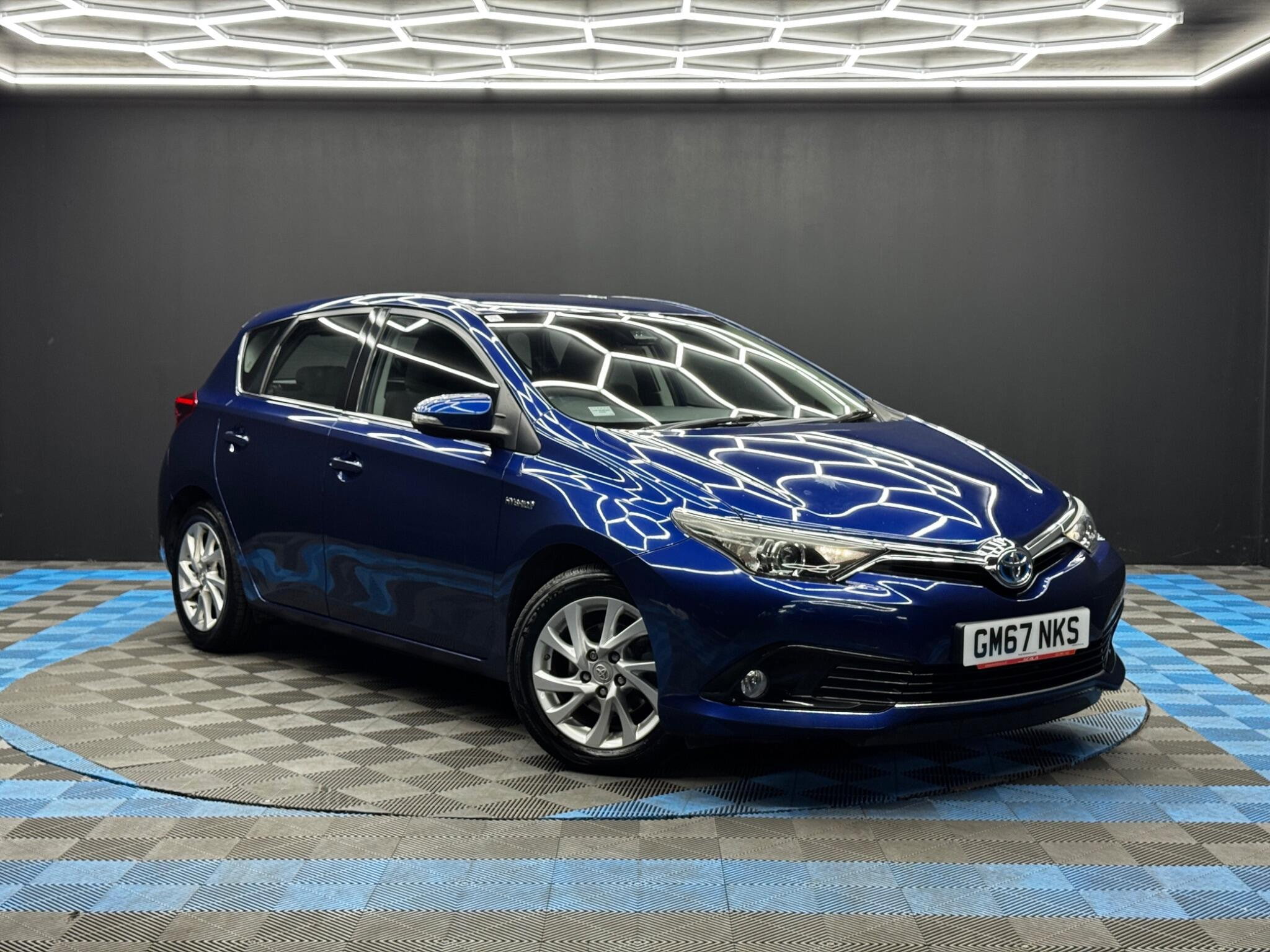 Toyota Auris 1.8 VVT-h Business Edition CVT Euro 6 (s/s) 5dr (Safety Sense) 5dr Automatic 2026