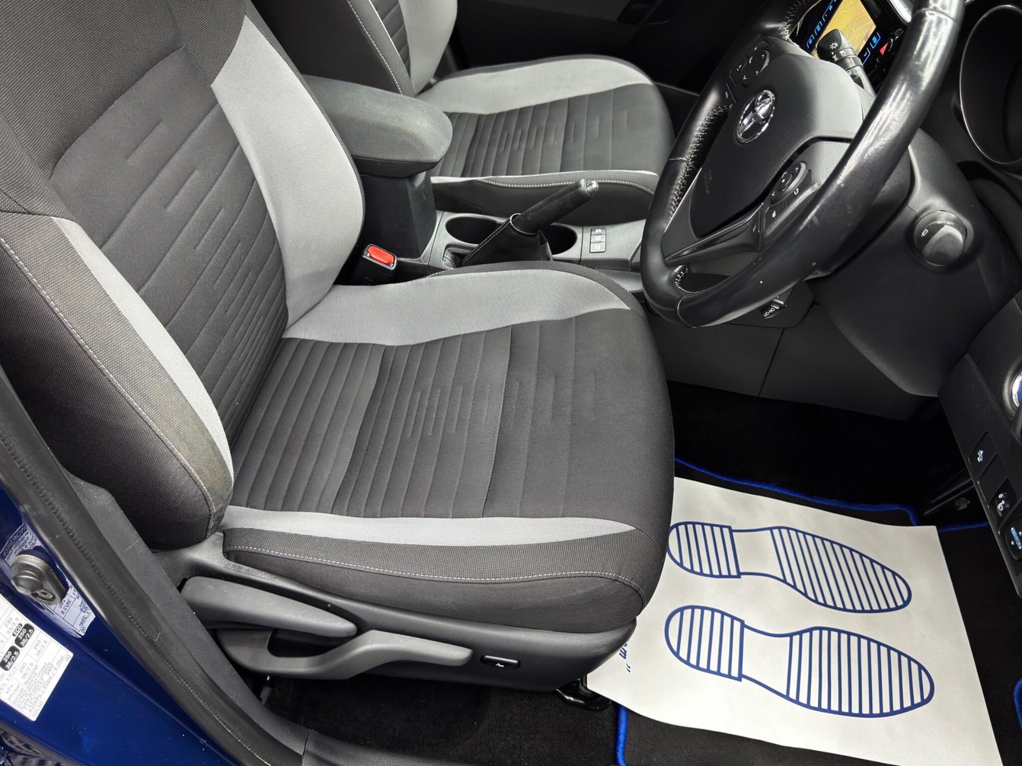 Toyota Auris 1.8 VVT-h Business Edition CVT Euro 6 (s/s) 5dr (Safety Sense) 5dr Automatic 2026
