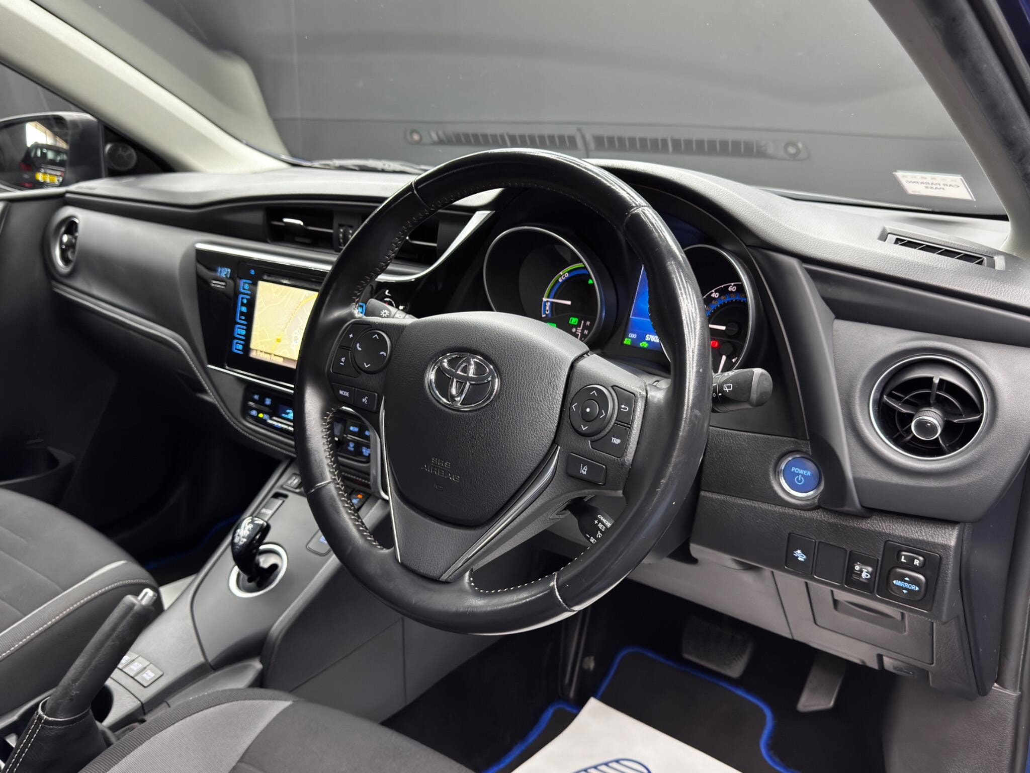 Toyota Auris 1.8 VVT-h Business Edition CVT Euro 6 (s/s) 5dr (Safety Sense) 5dr Automatic 2026