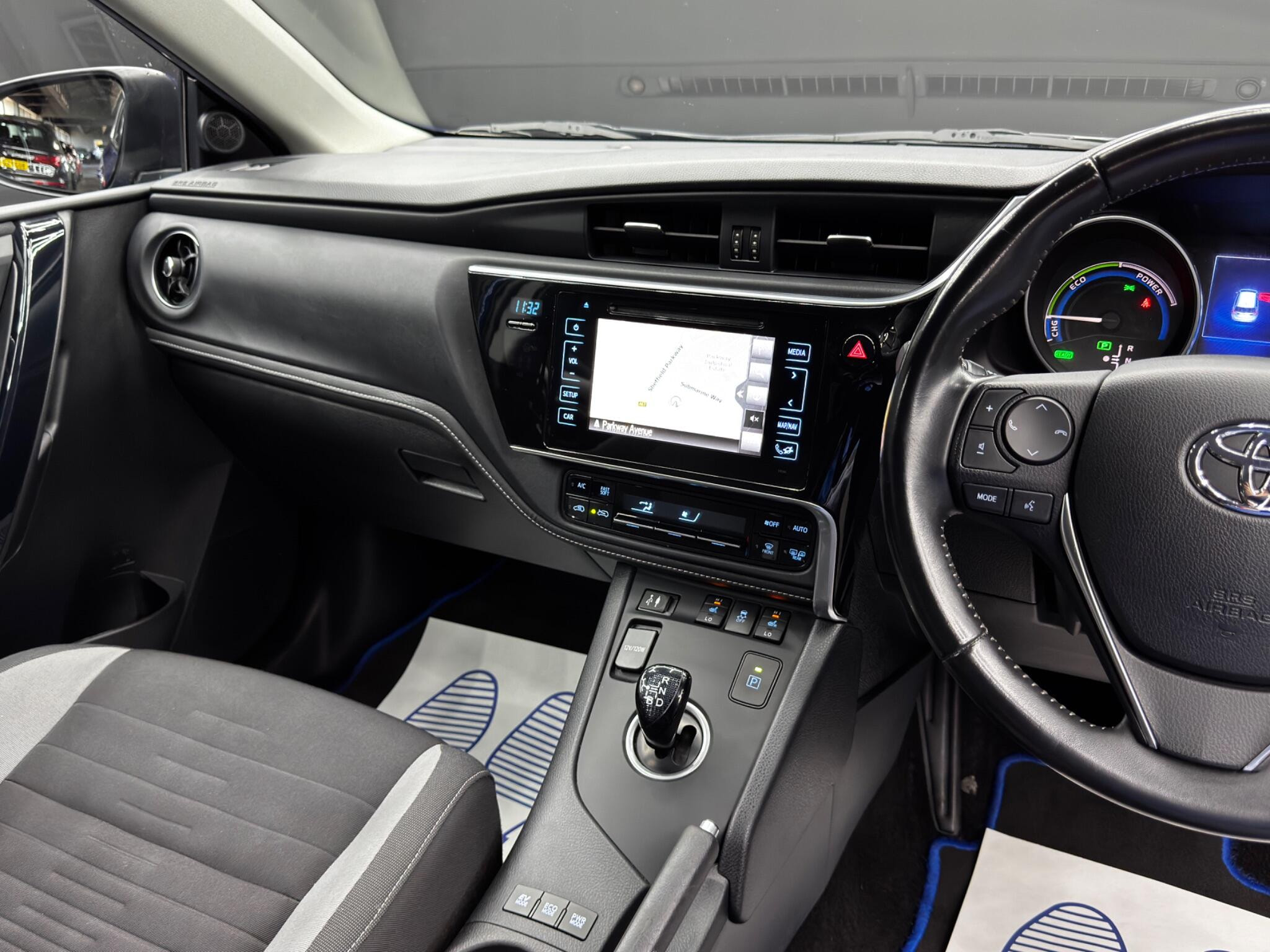 Toyota Auris 1.8 VVT-h Business Edition CVT Euro 6 (s/s) 5dr (Safety Sense) 5dr Automatic 2026