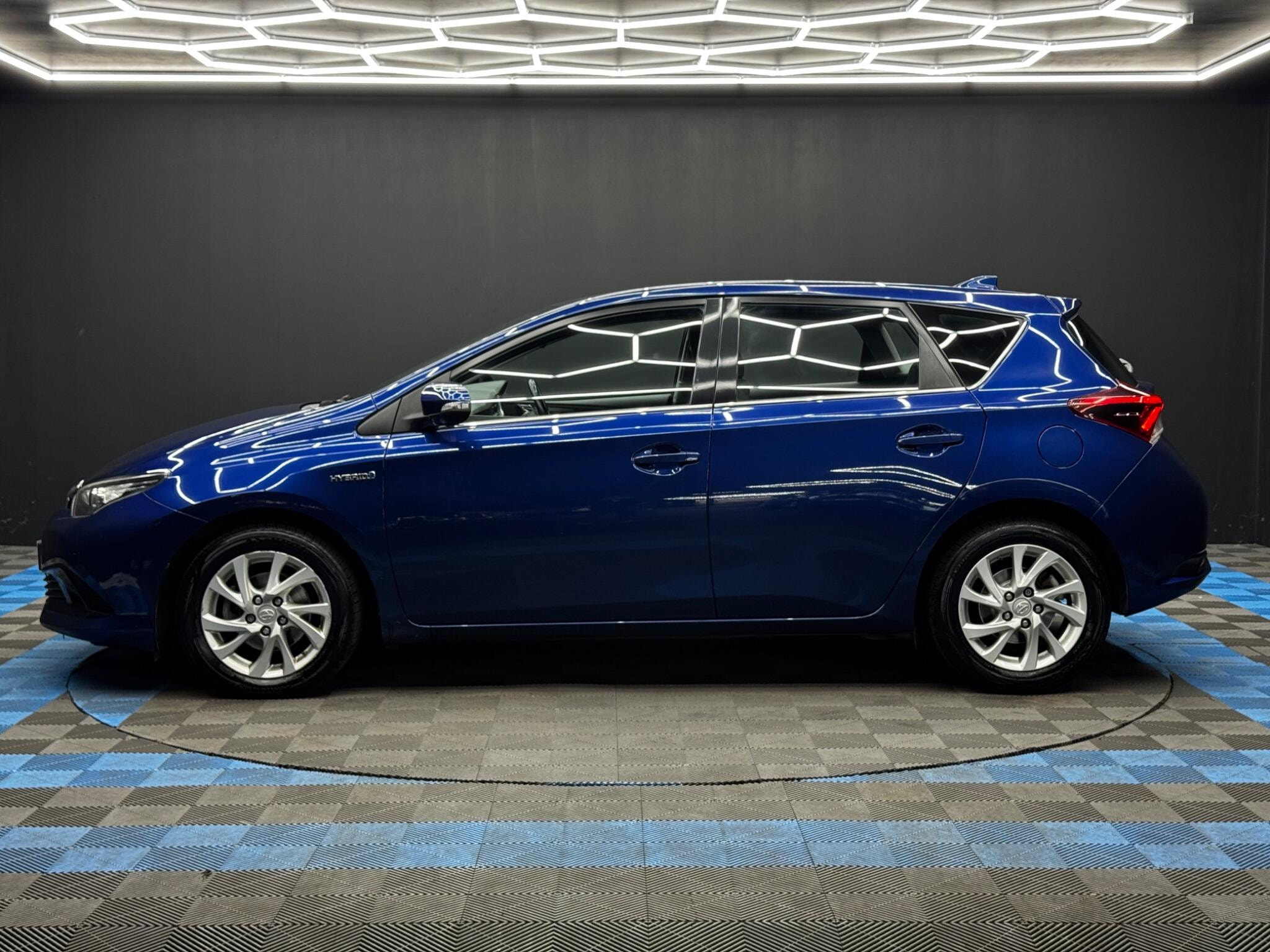 Toyota Auris 1.8 VVT-h Business Edition CVT Euro 6 (s/s) 5dr (Safety Sense) 5dr Automatic 2026
