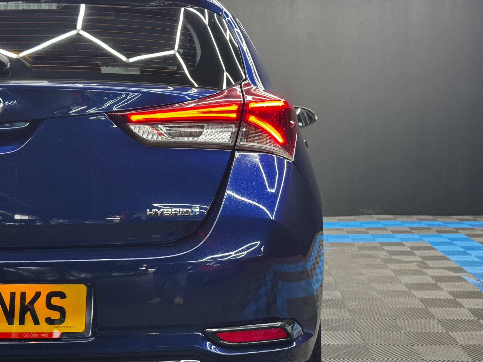 Toyota Auris 1.8 VVT-h Business Edition CVT Euro 6 (s/s) 5dr (Safety Sense) 5dr Automatic 2026