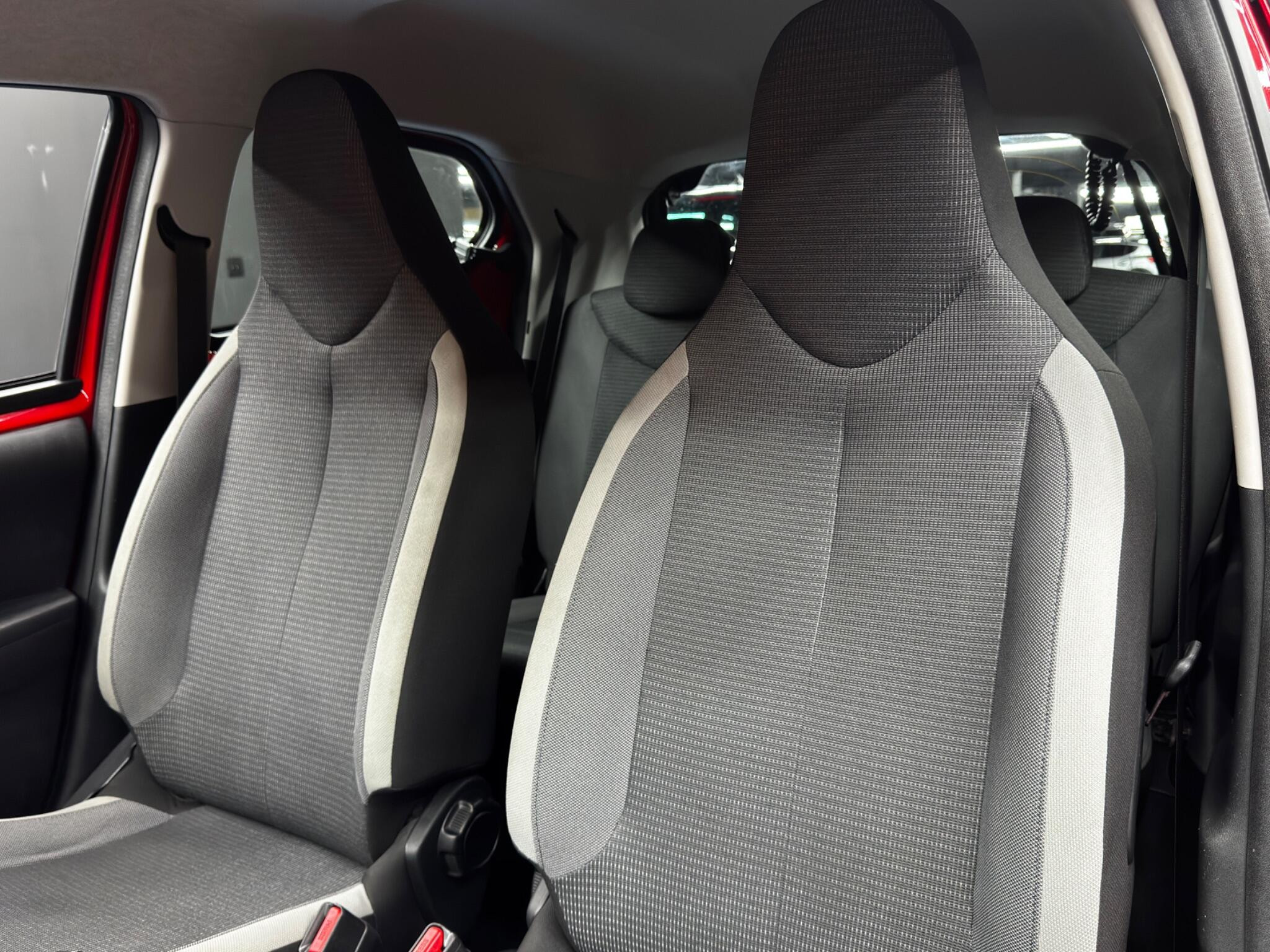 Toyota Aygo 1.0 VVT-i x-play Euro 6 5dr (Safety Sense) 5dr Manual 2026
