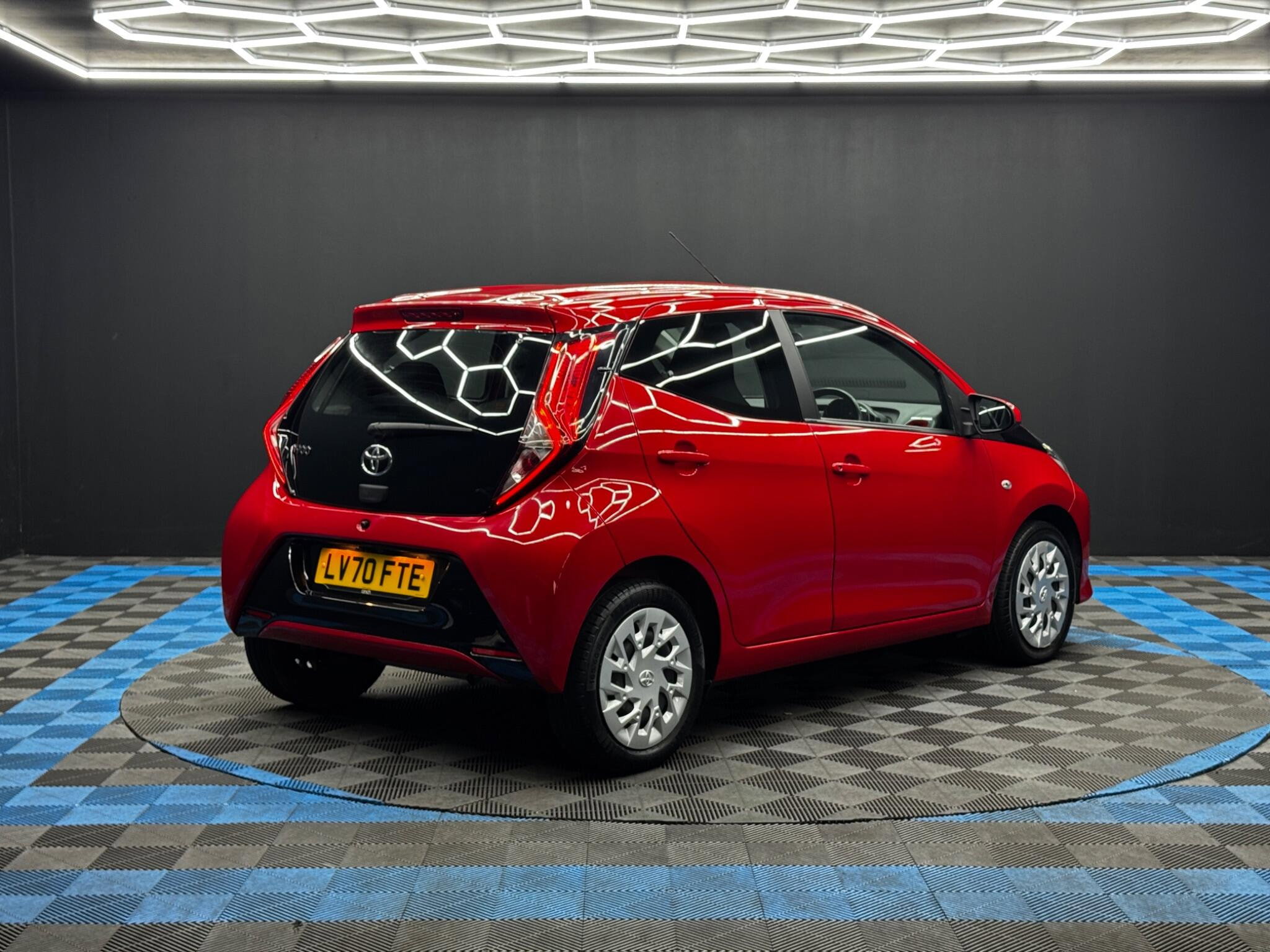 Toyota Aygo 1.0 VVT-i x-play Euro 6 5dr (Safety Sense) 5dr Manual 2026