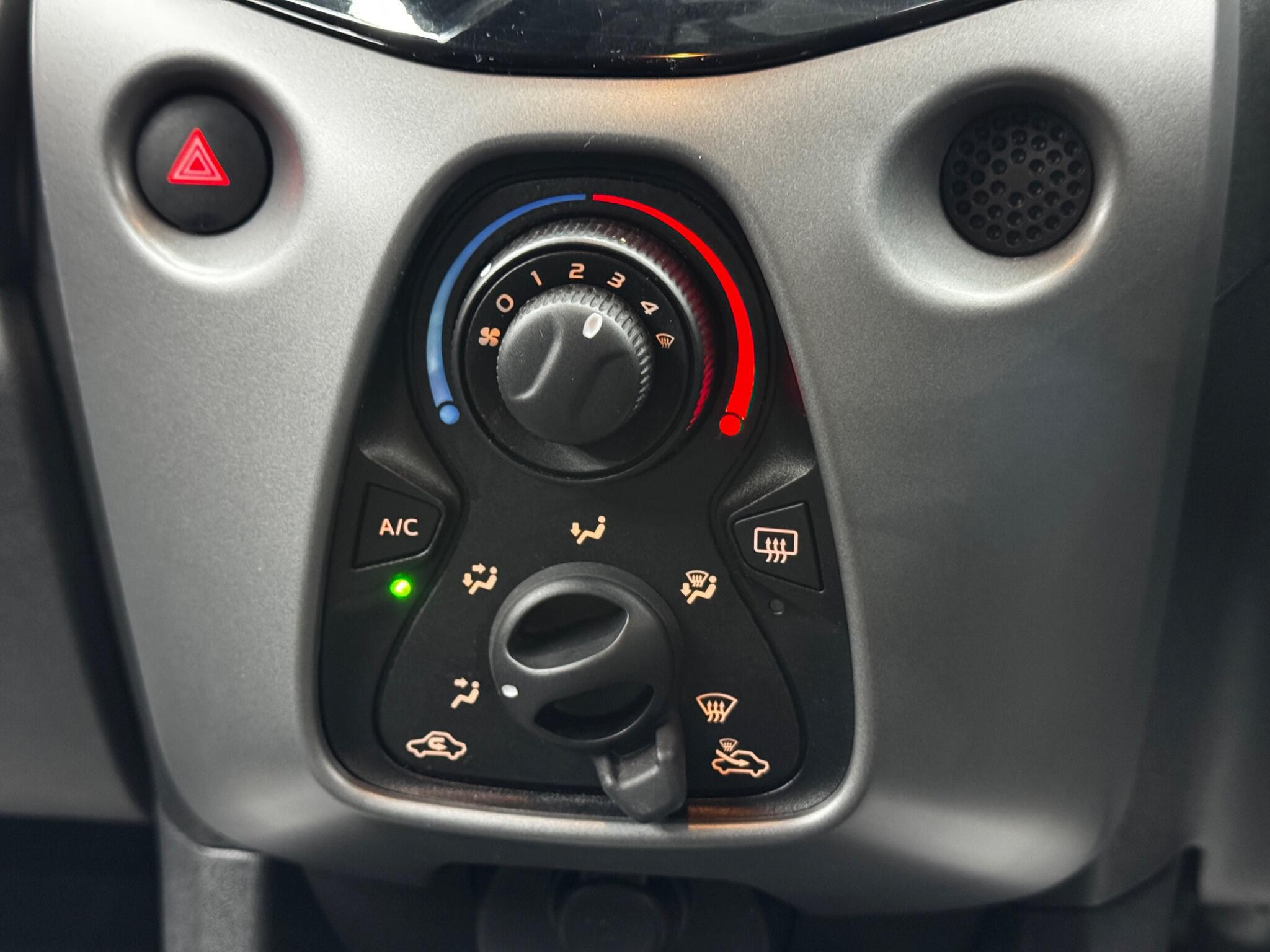 Toyota Aygo 1.0 VVT-i x-play Euro 6 5dr (Safety Sense) 5dr Manual 2026