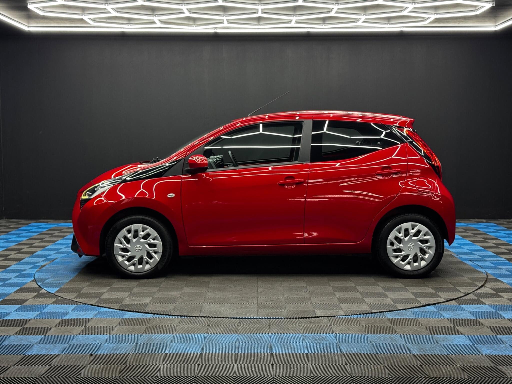Toyota Aygo 1.0 VVT-i x-play Euro 6 5dr (Safety Sense) 5dr Manual 2026