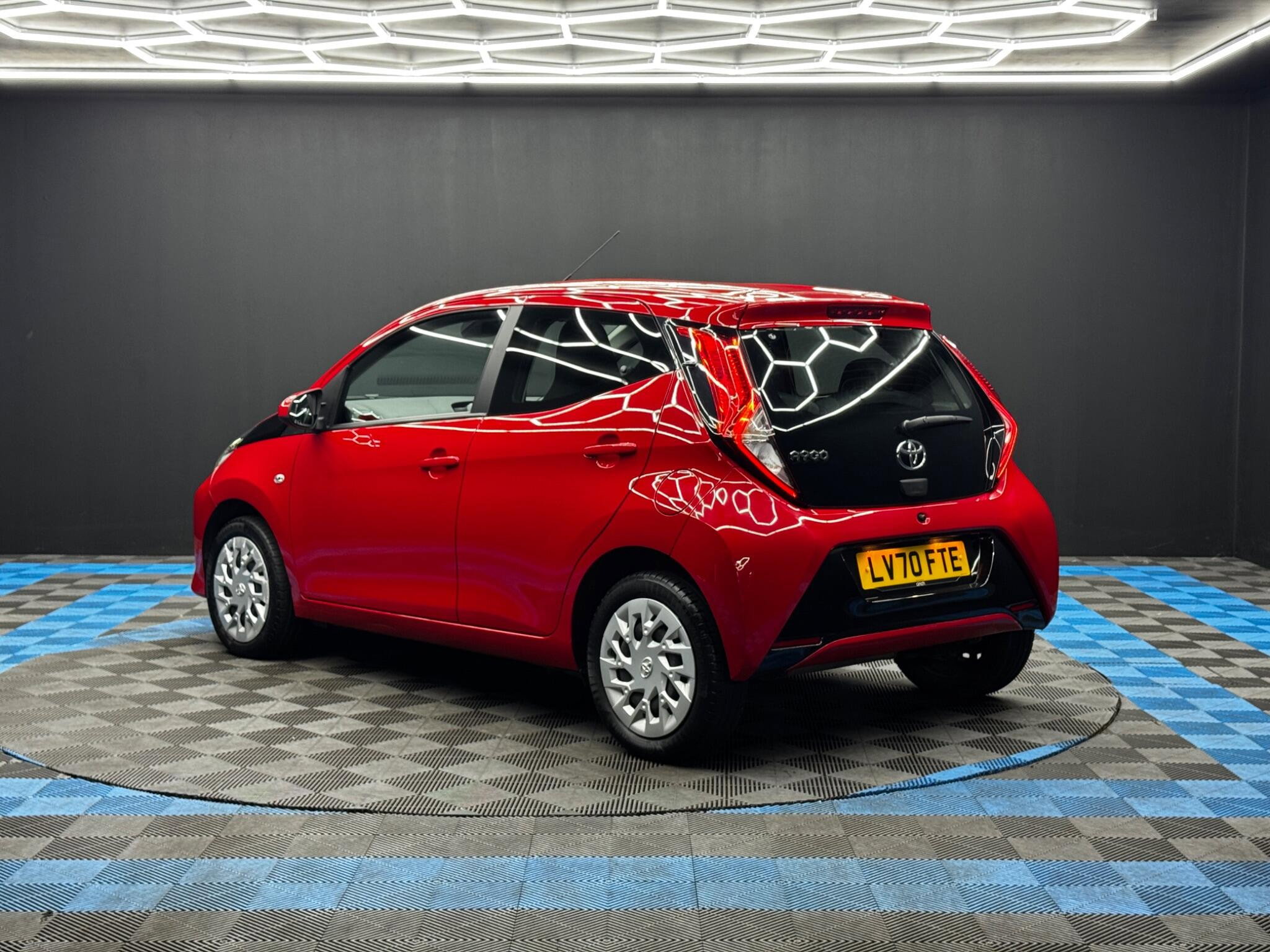 Toyota Aygo 1.0 VVT-i x-play Euro 6 5dr (Safety Sense) 5dr Manual 2026