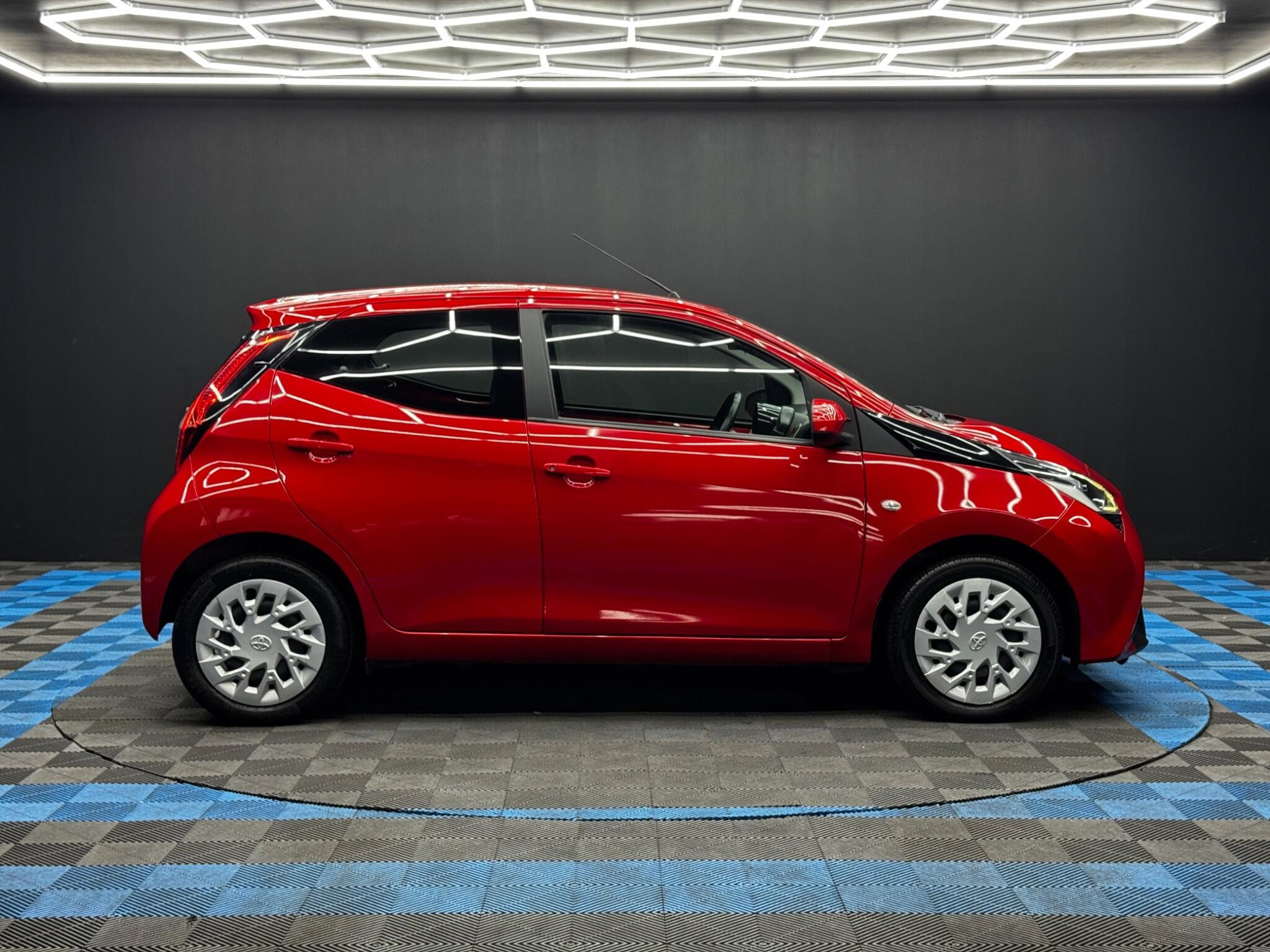 Toyota Aygo 1.0 VVT-i x-play Euro 6 5dr (Safety Sense) 5dr Manual 2026