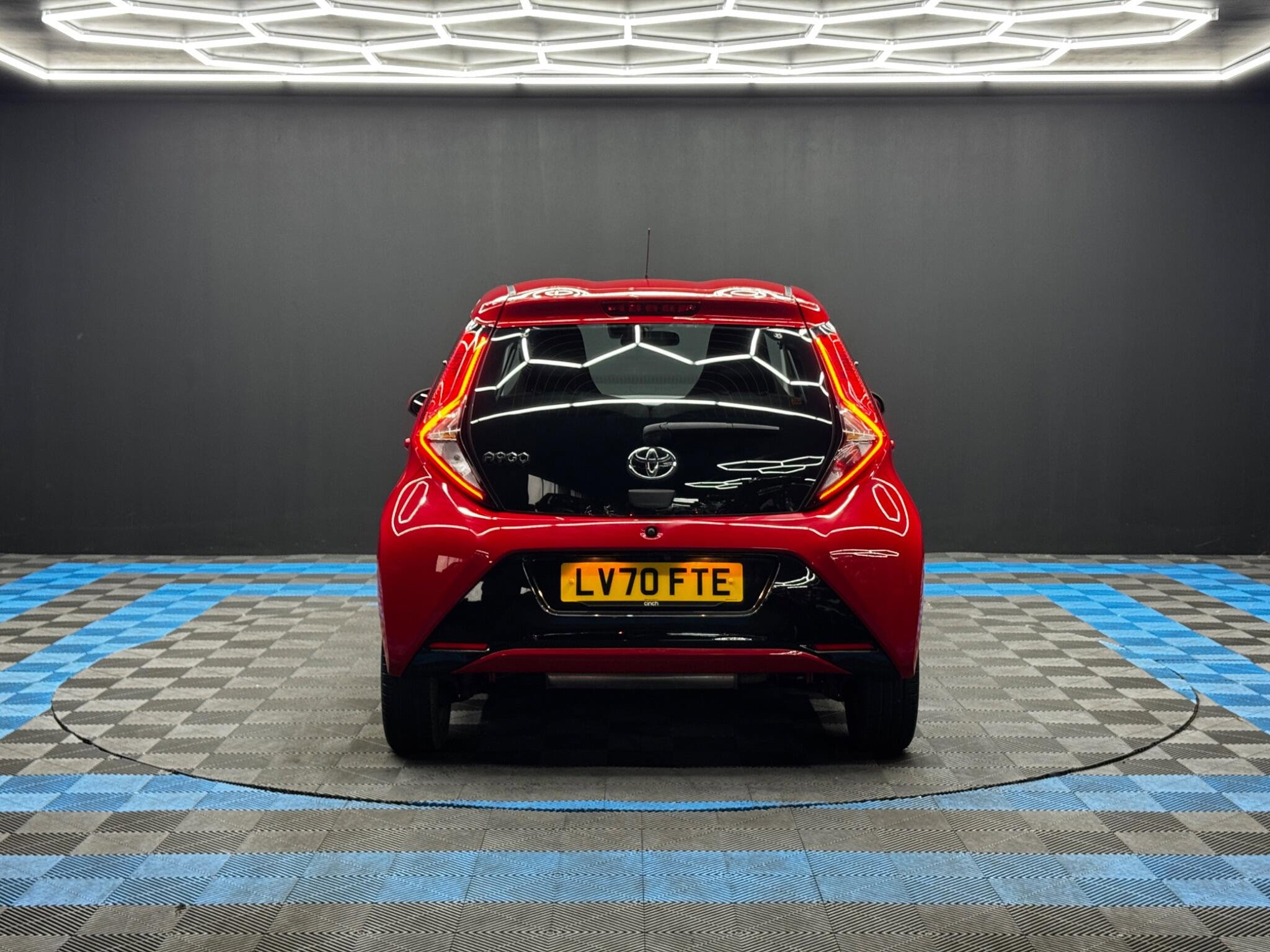 Toyota Aygo 1.0 VVT-i x-play Euro 6 5dr (Safety Sense) 5dr Manual 2026