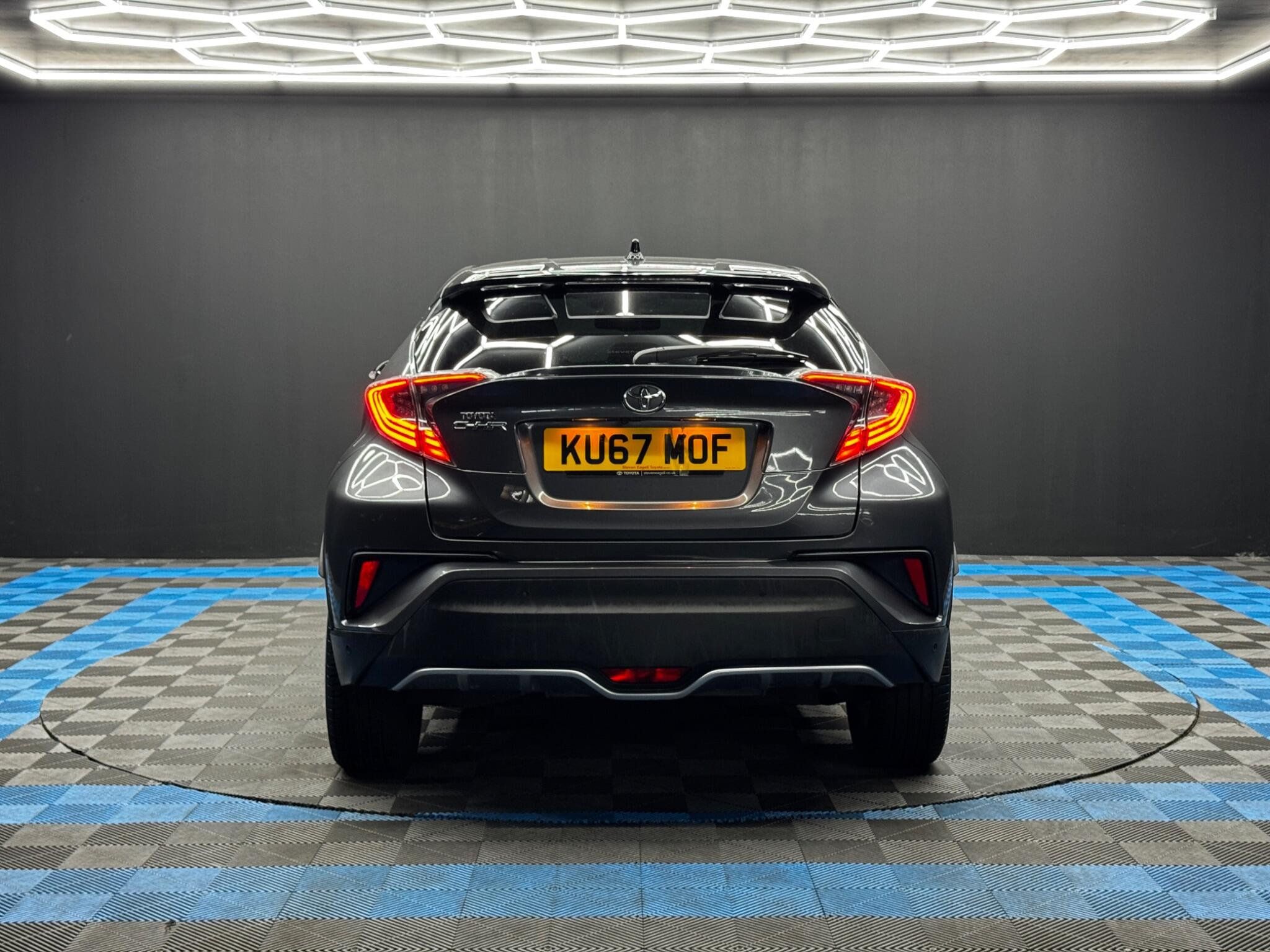Toyota C-HR 1.2 VVT-i Dynamic Euro 6 (s/s) 5dr 5dr Manual 2026