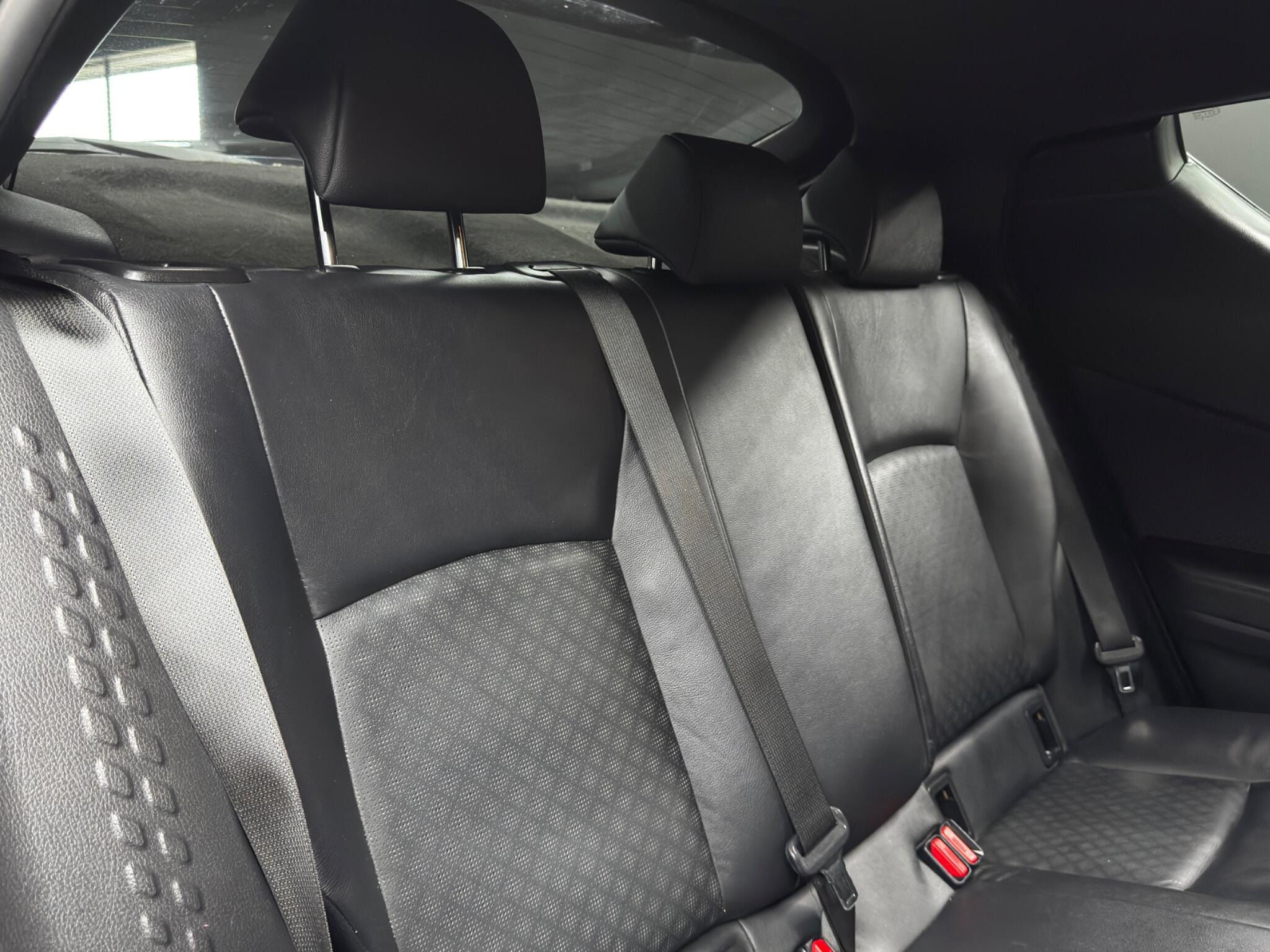 Toyota C-HR 1.2 VVT-i Dynamic Euro 6 (s/s) 5dr 5dr Manual 2026
