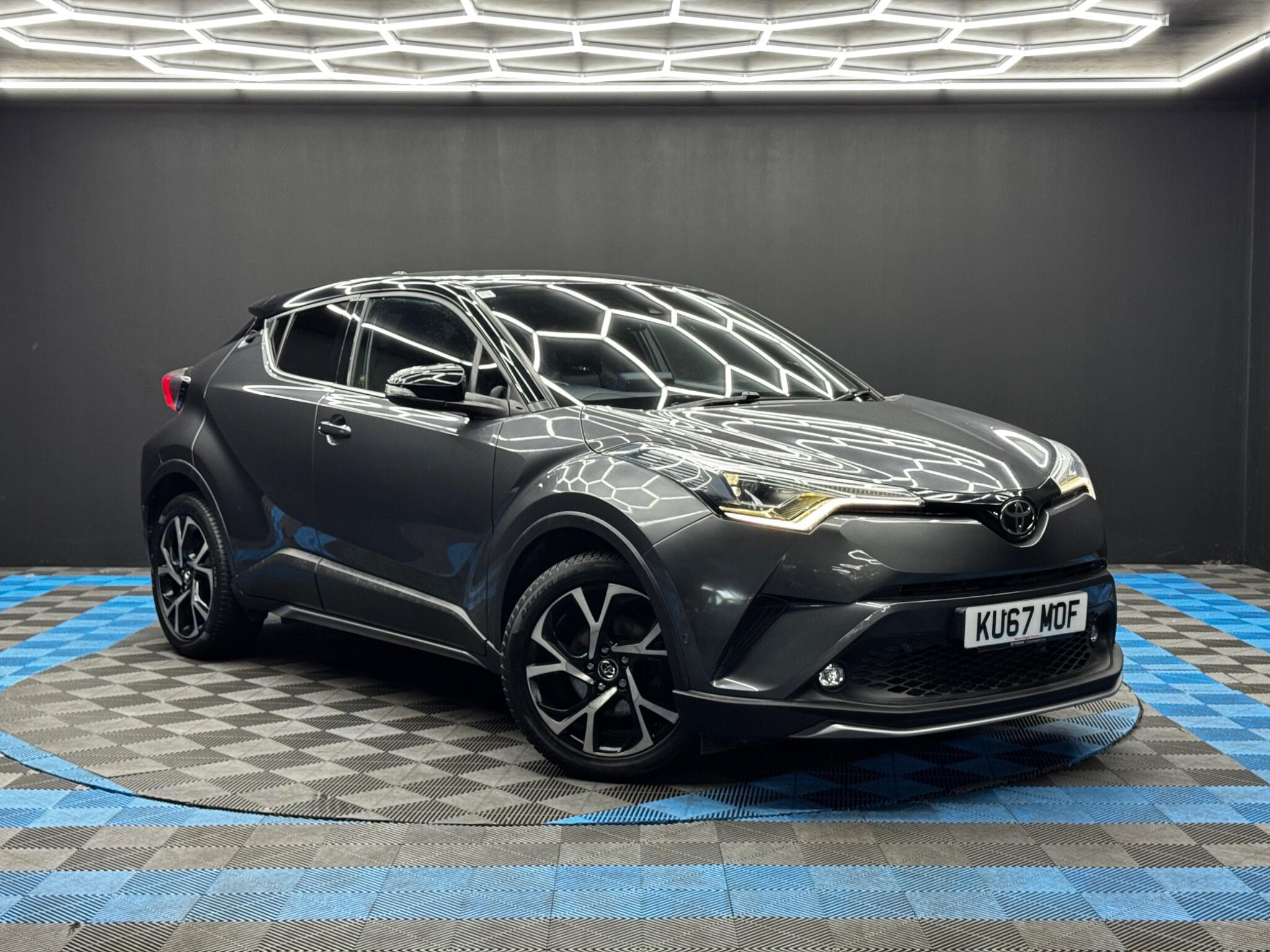 Toyota C-HR 1.2 VVT-i Dynamic Euro 6 (s/s) 5dr 5dr Manual 2026
