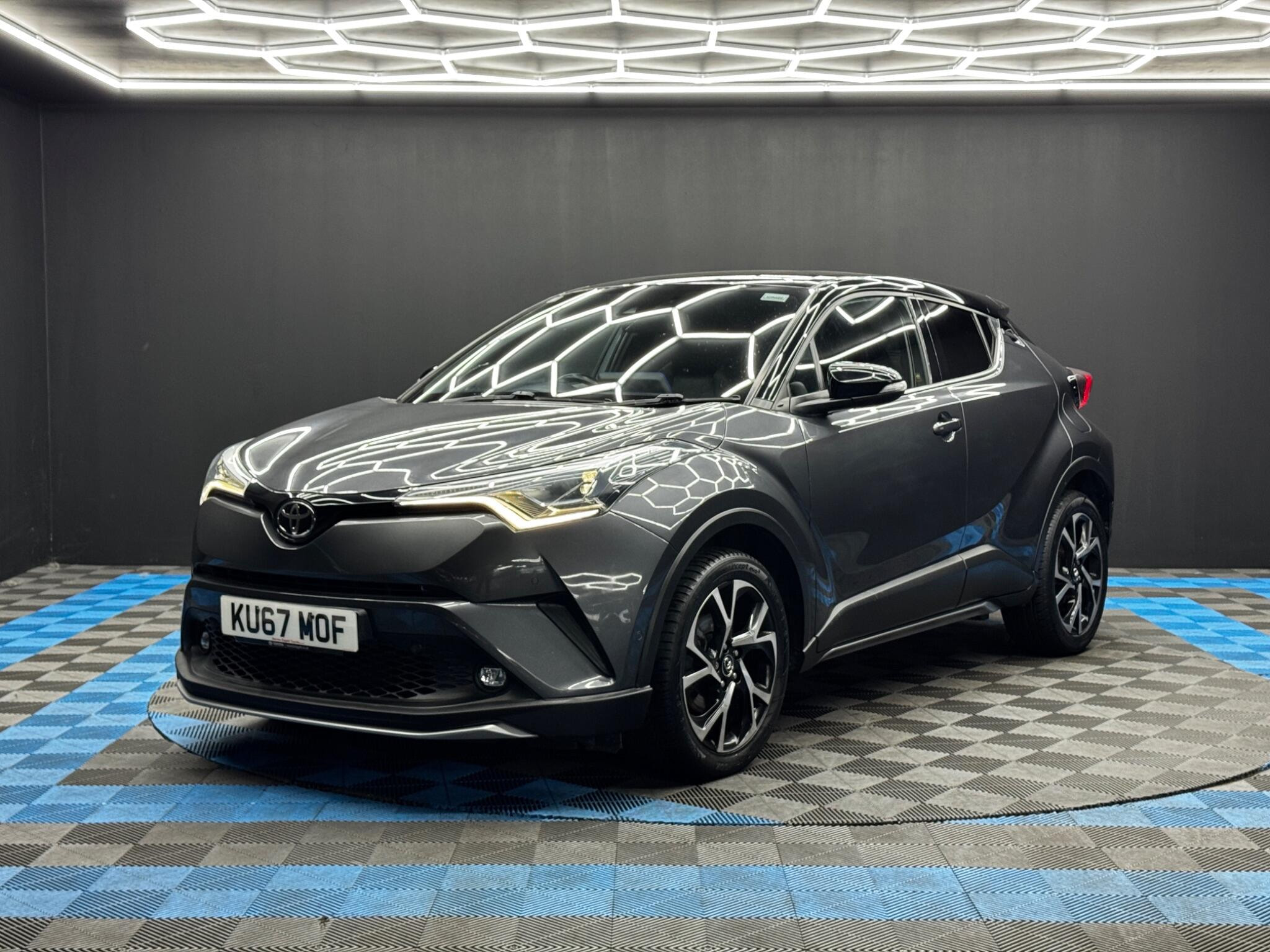 Toyota C-HR 1.2 VVT-i Dynamic Euro 6 (s/s) 5dr 5dr Manual 2026