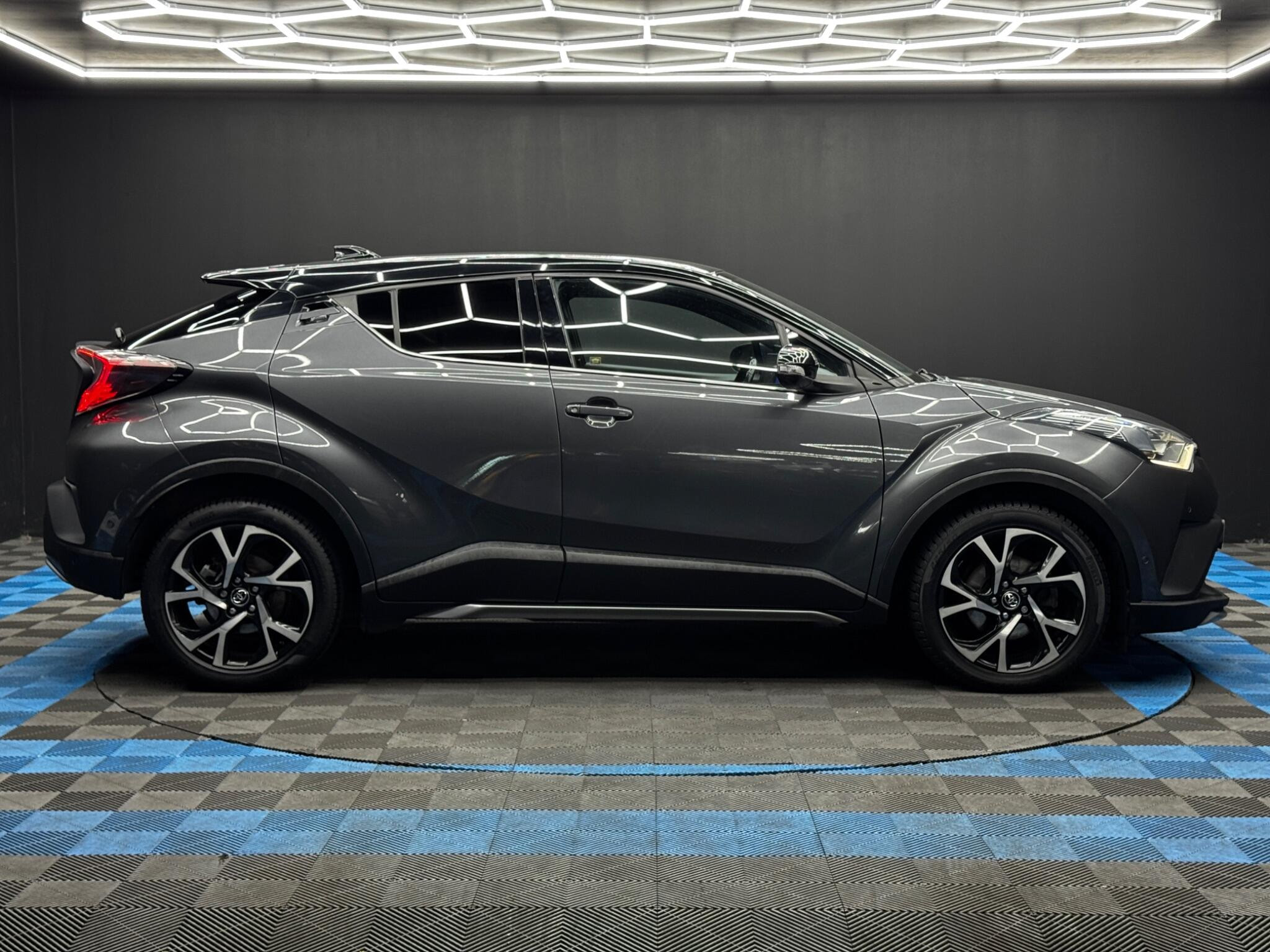 Toyota C-HR 1.2 VVT-i Dynamic Euro 6 (s/s) 5dr 5dr Manual 2026