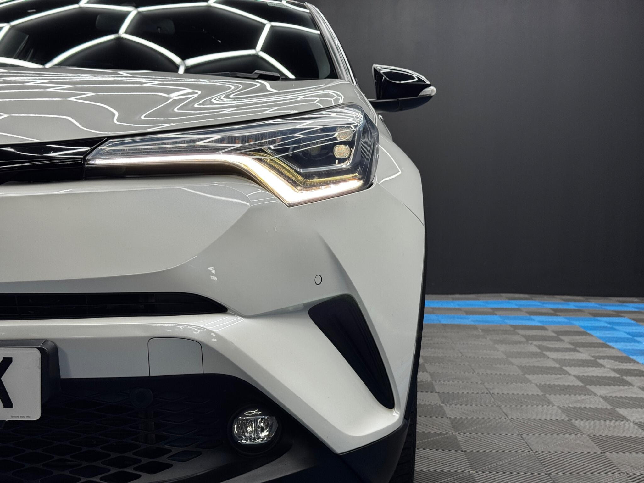 Toyota C-HR 1.8 VVT-h Dynamic CVT Euro 6 (s/s) 5dr 5dr Automatic 2026