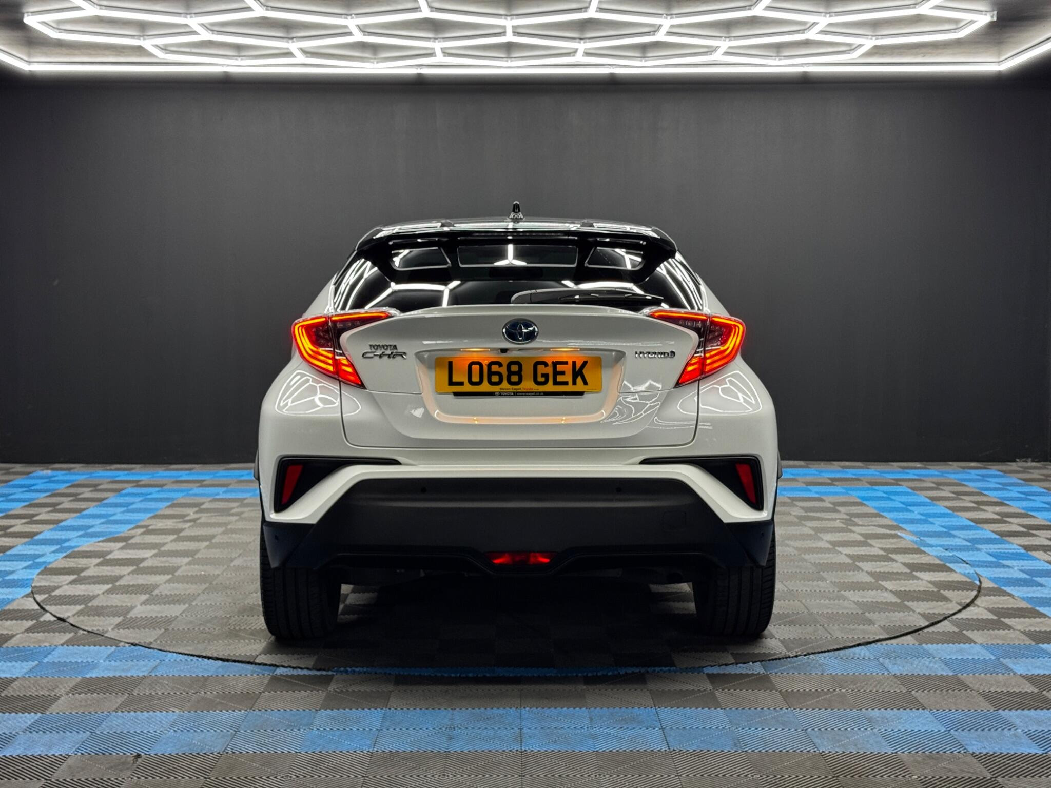 Toyota C-HR 1.8 VVT-h Dynamic CVT Euro 6 (s/s) 5dr 5dr Automatic 2026
